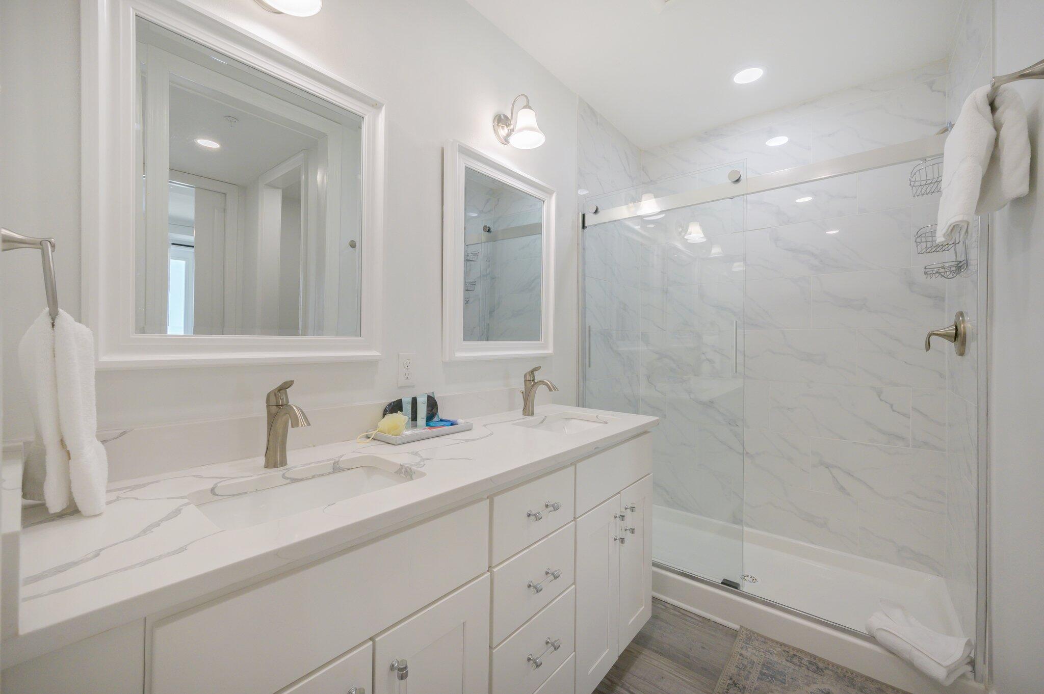 GULF PLACE RESIDENCES - Residential