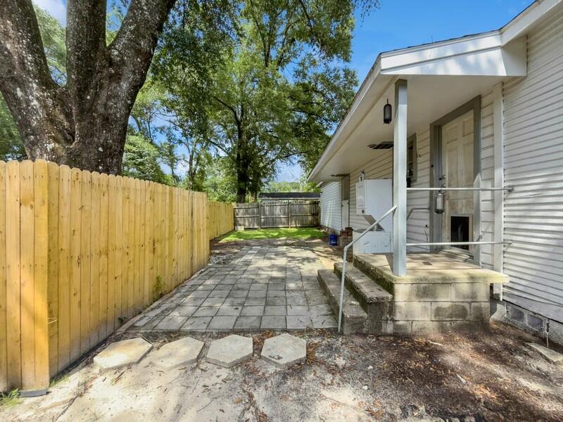 CRESTVIEW - Residential