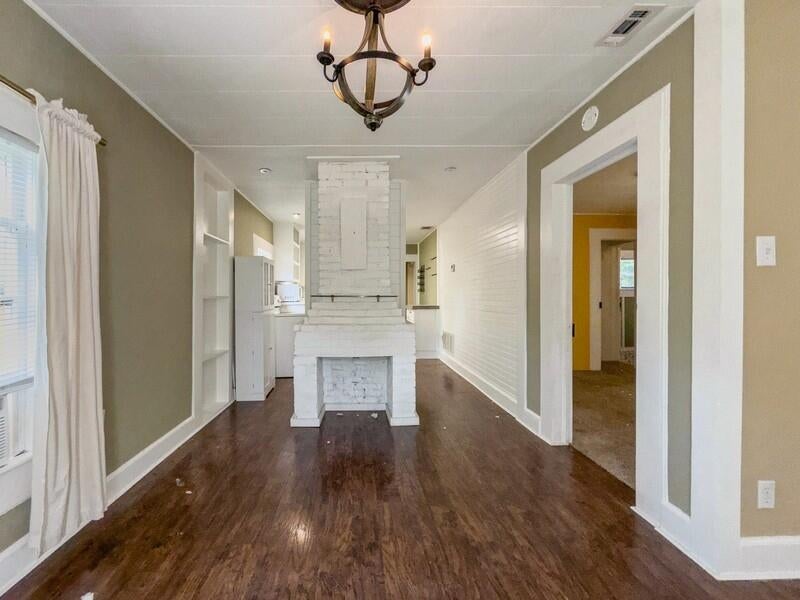 CRESTVIEW - Residential