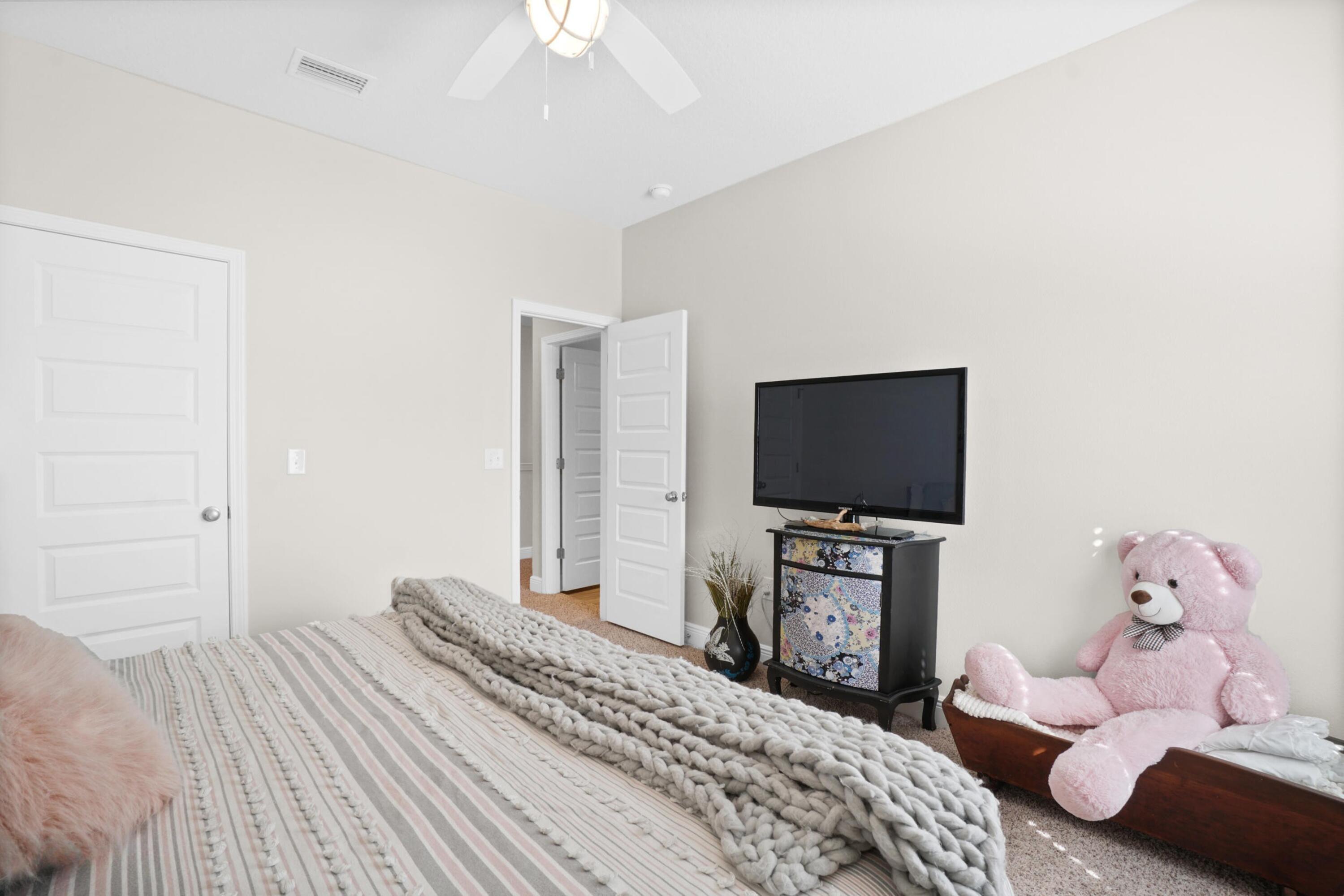 EMERALD COVE VILLAS - Residential