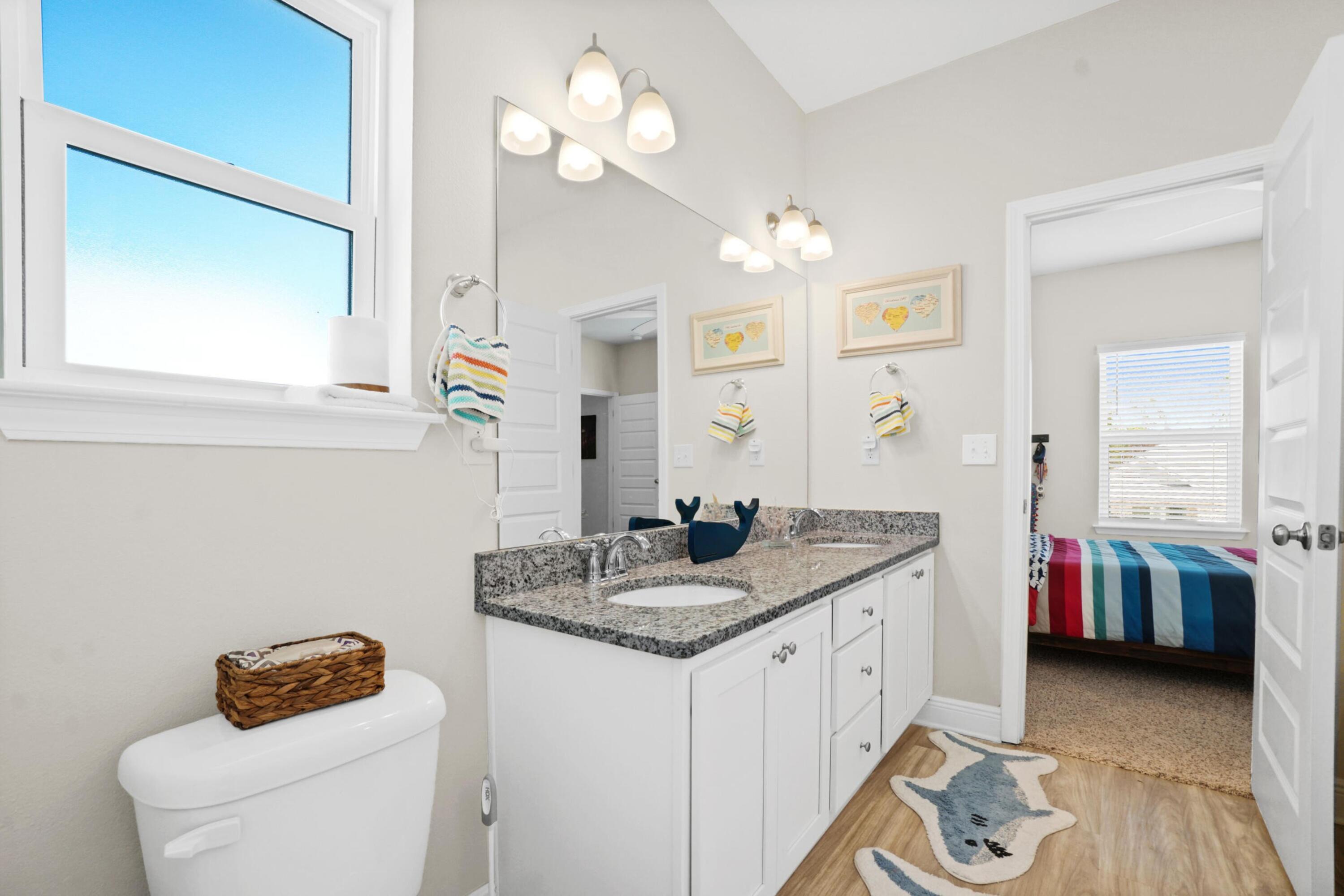 EMERALD COVE VILLAS - Residential