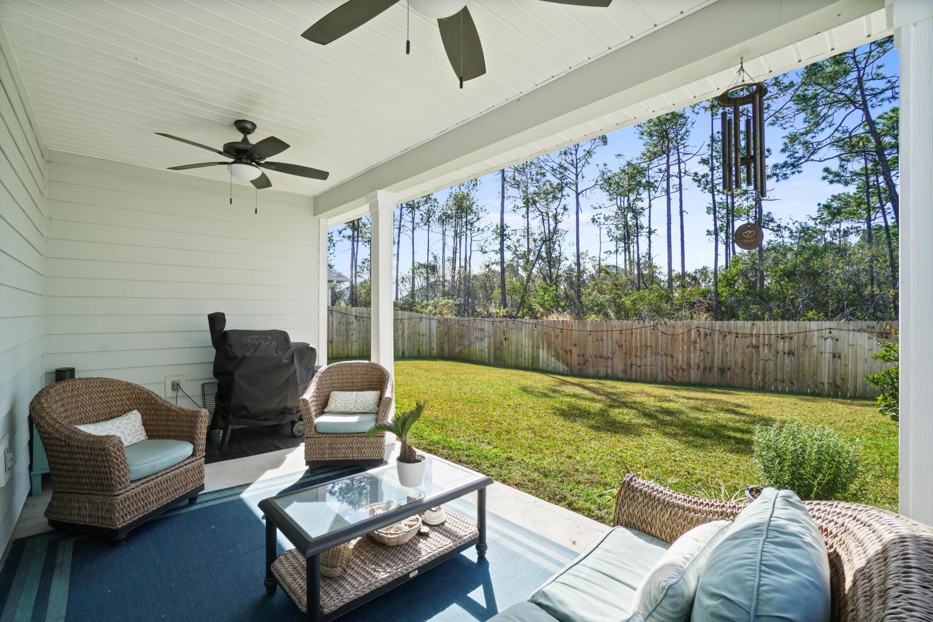 EMERALD COVE VILLAS - Residential