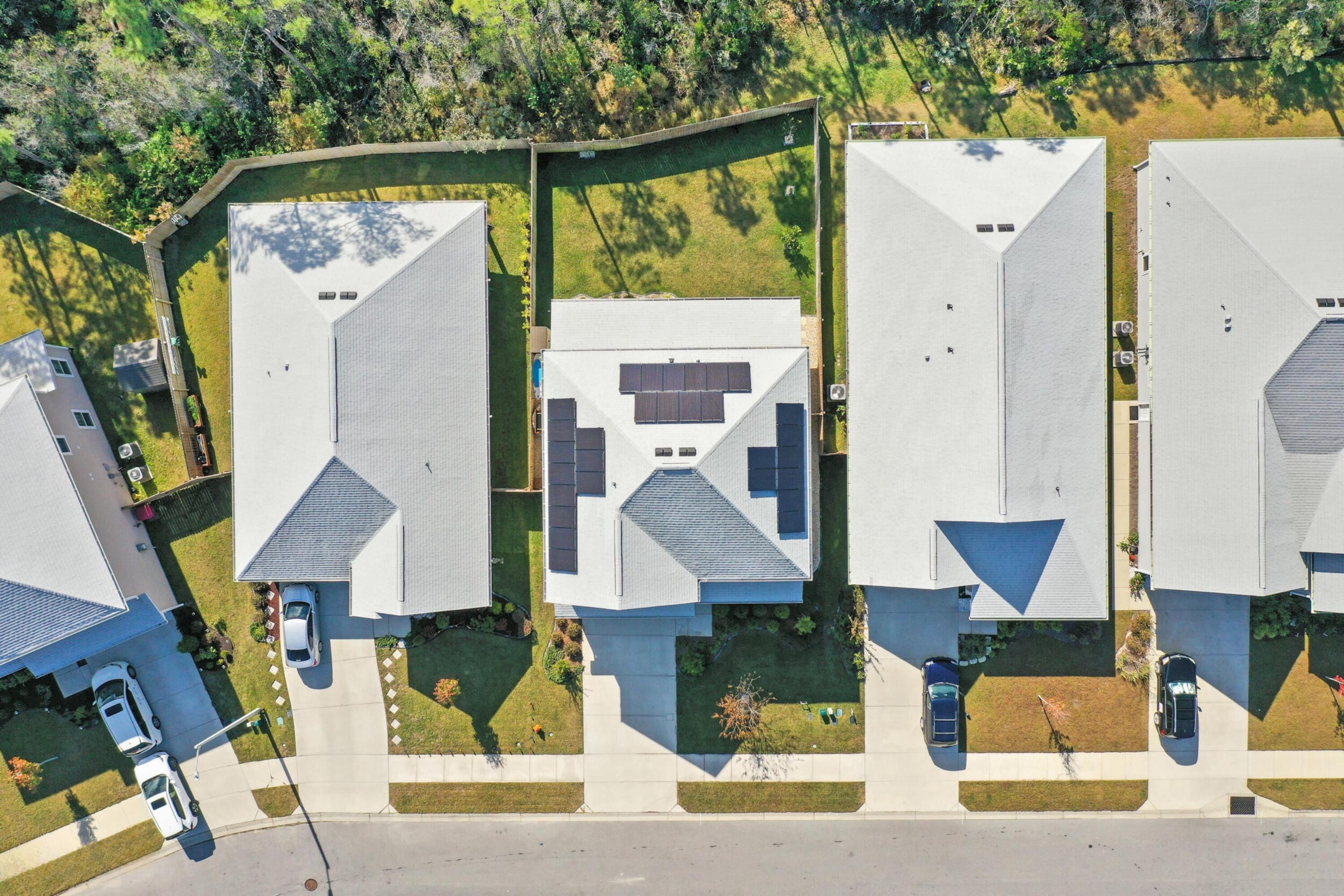 EMERALD COVE VILLAS - Residential