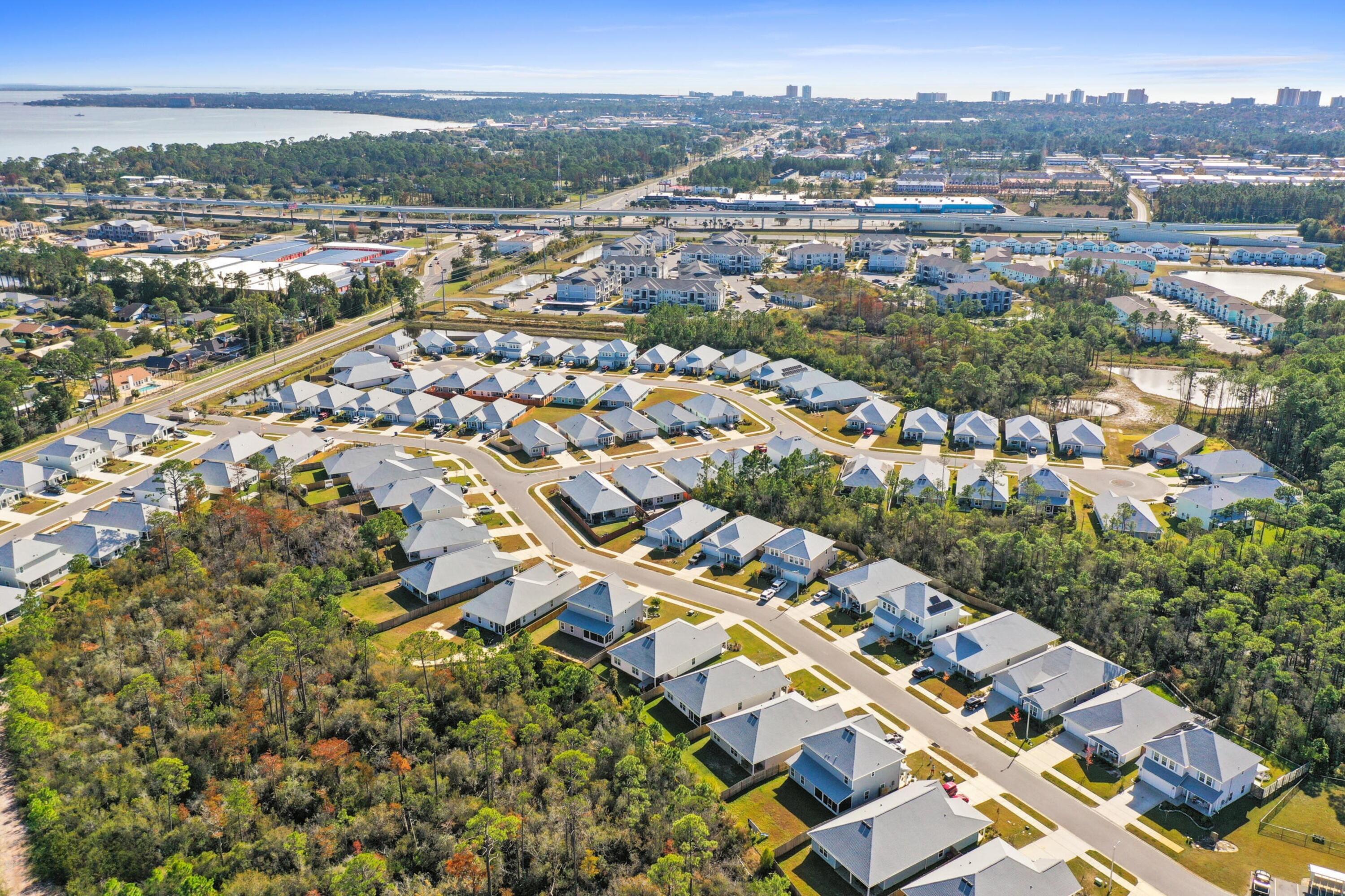 EMERALD COVE VILLAS - Residential