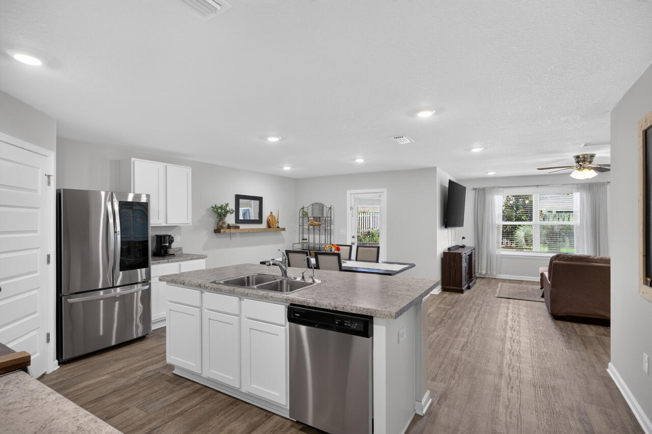 HAMMOCK BAY - Residential