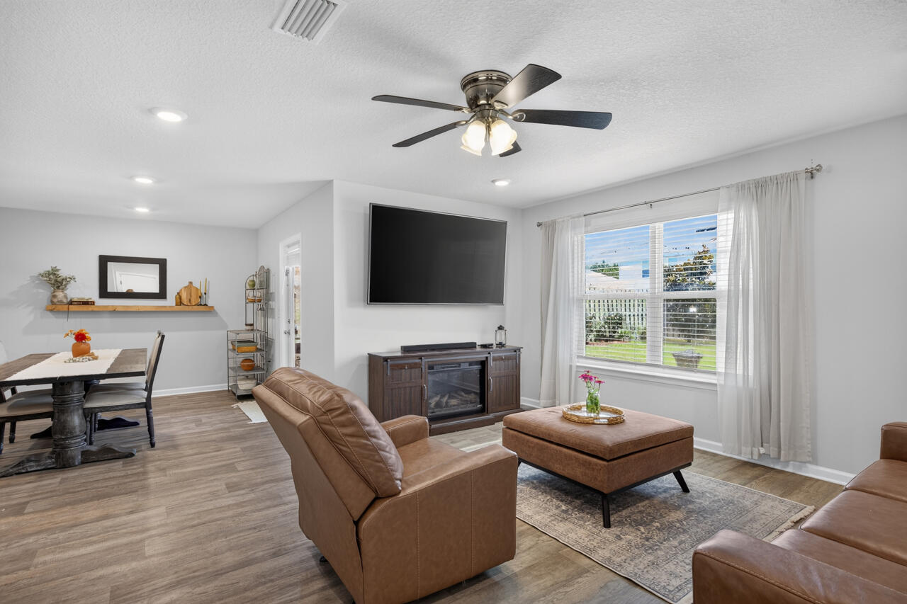 HAMMOCK BAY - Residential