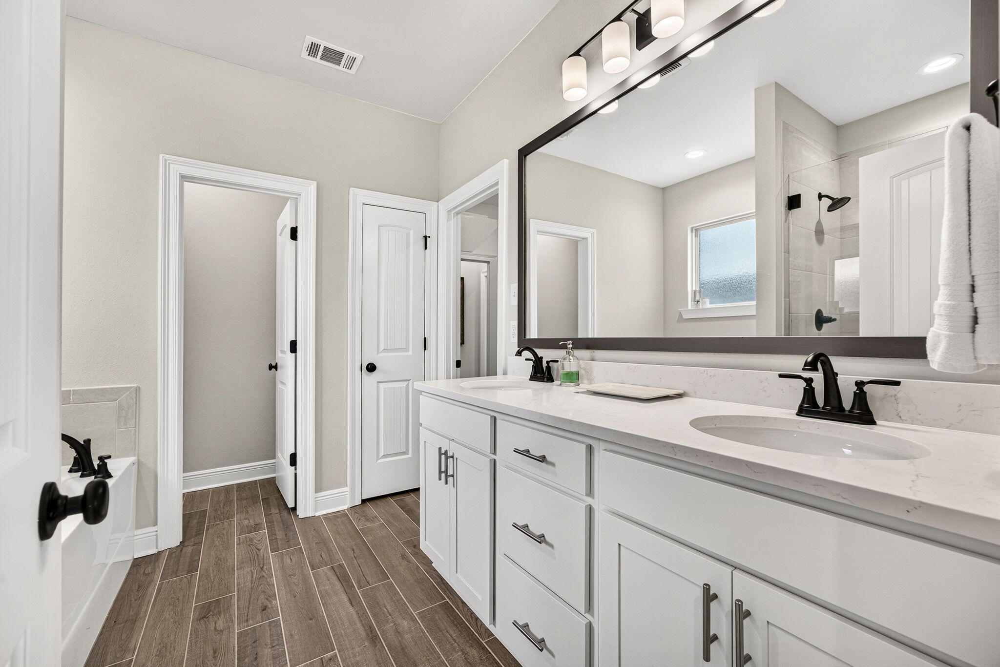HAMMOCK BAY - STARBURST - Residential