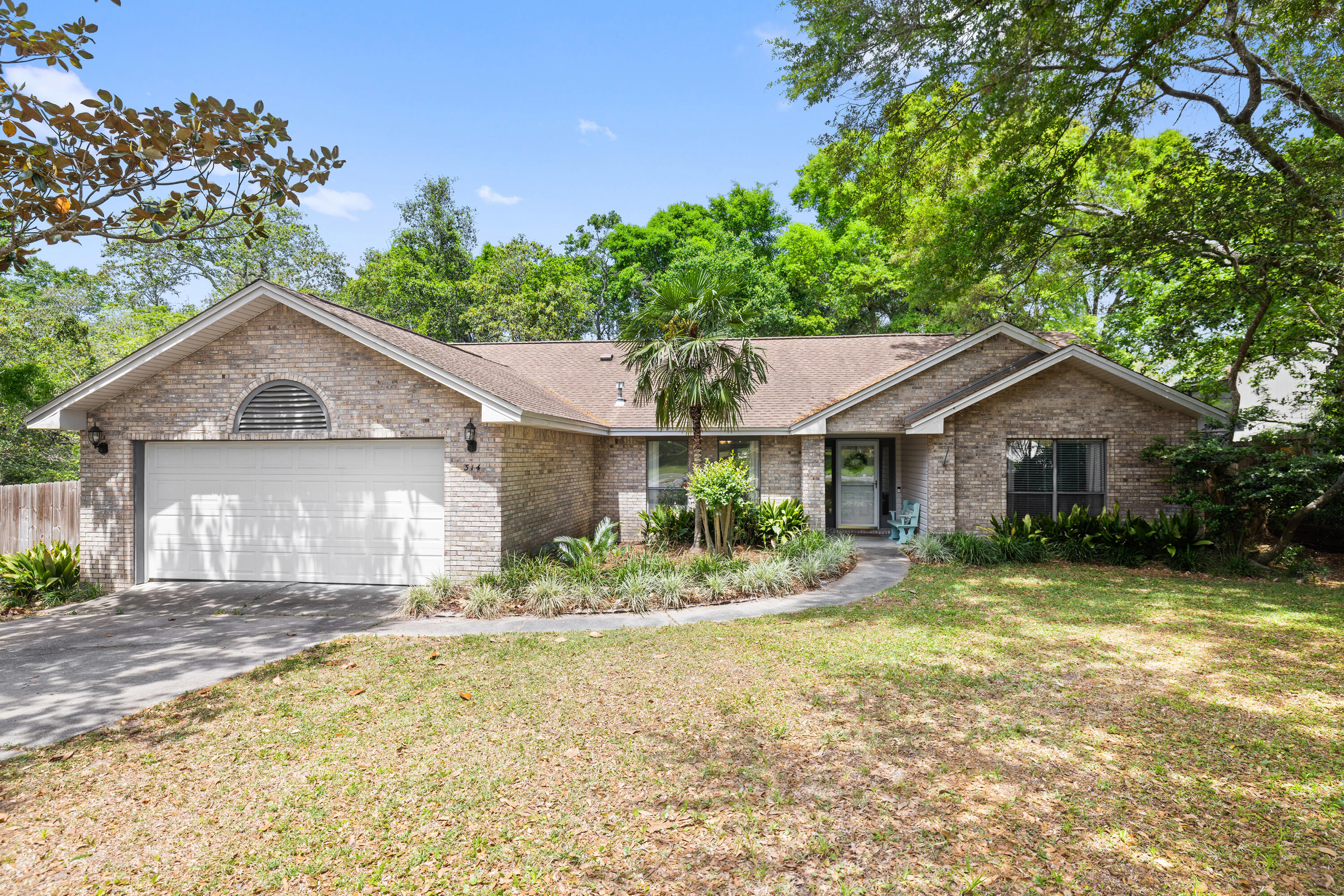 ROCKY BAYOU COUNTRY CLUB ESTATES 4 - Residential