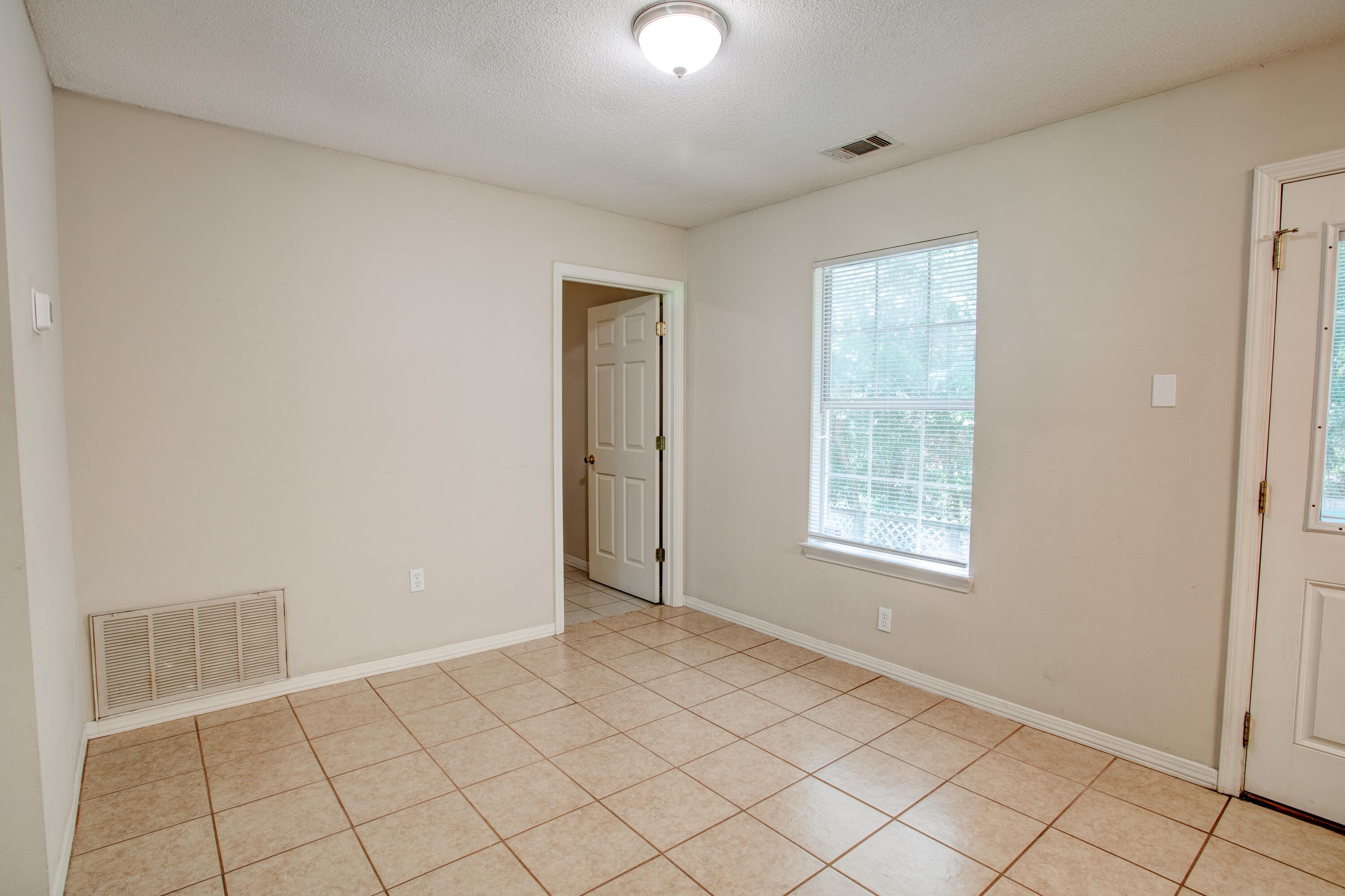 APLIN HEIGHTS S/D LOT 1 - Residential