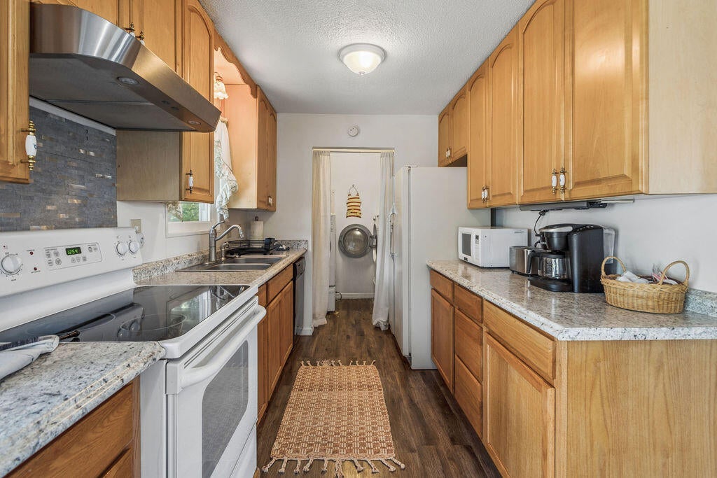 WEST NAVARRE - Residential