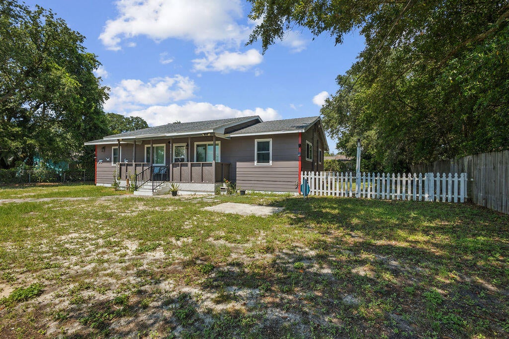 WEST NAVARRE - Residential
