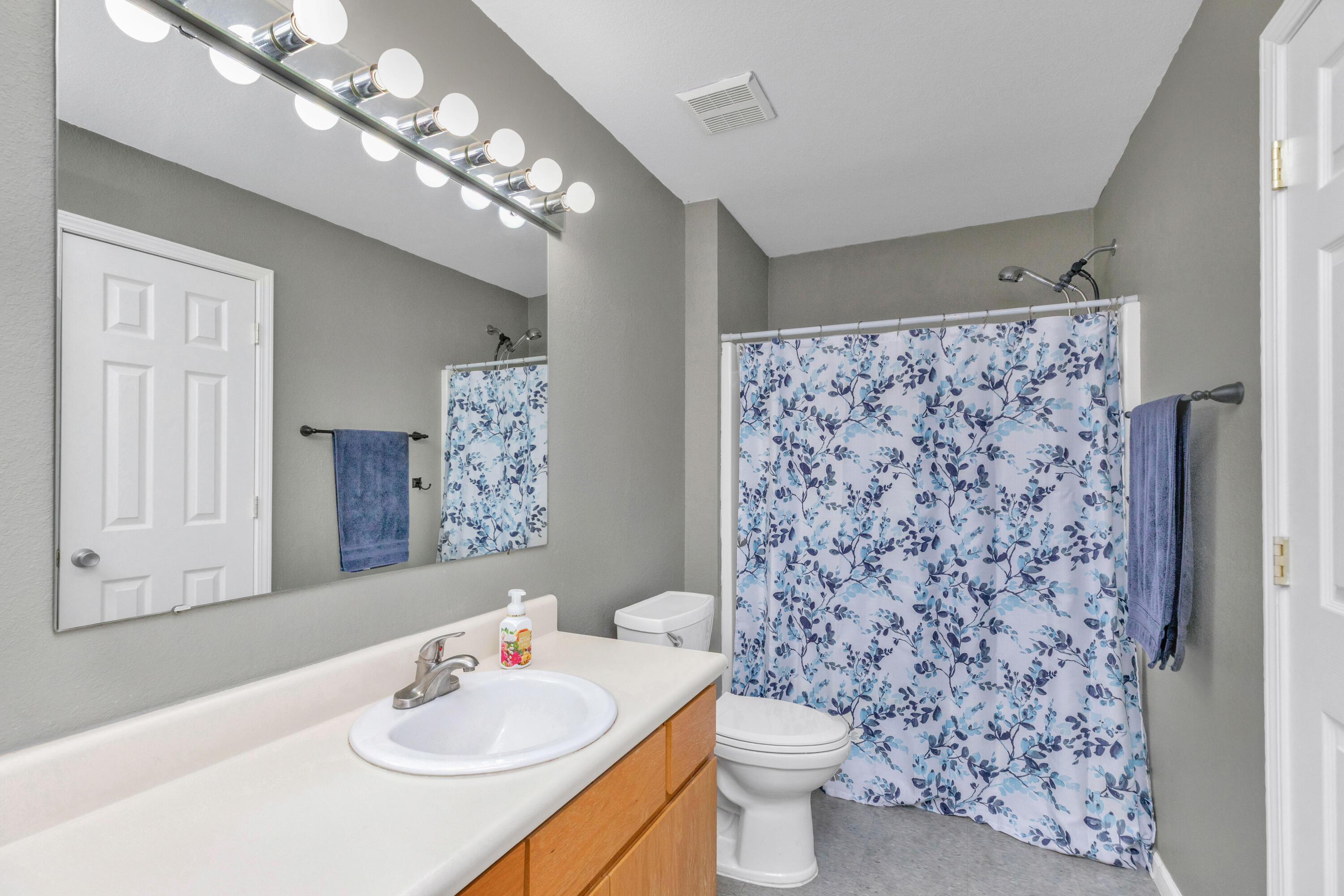 EDNEYS WEST HILL - Residential