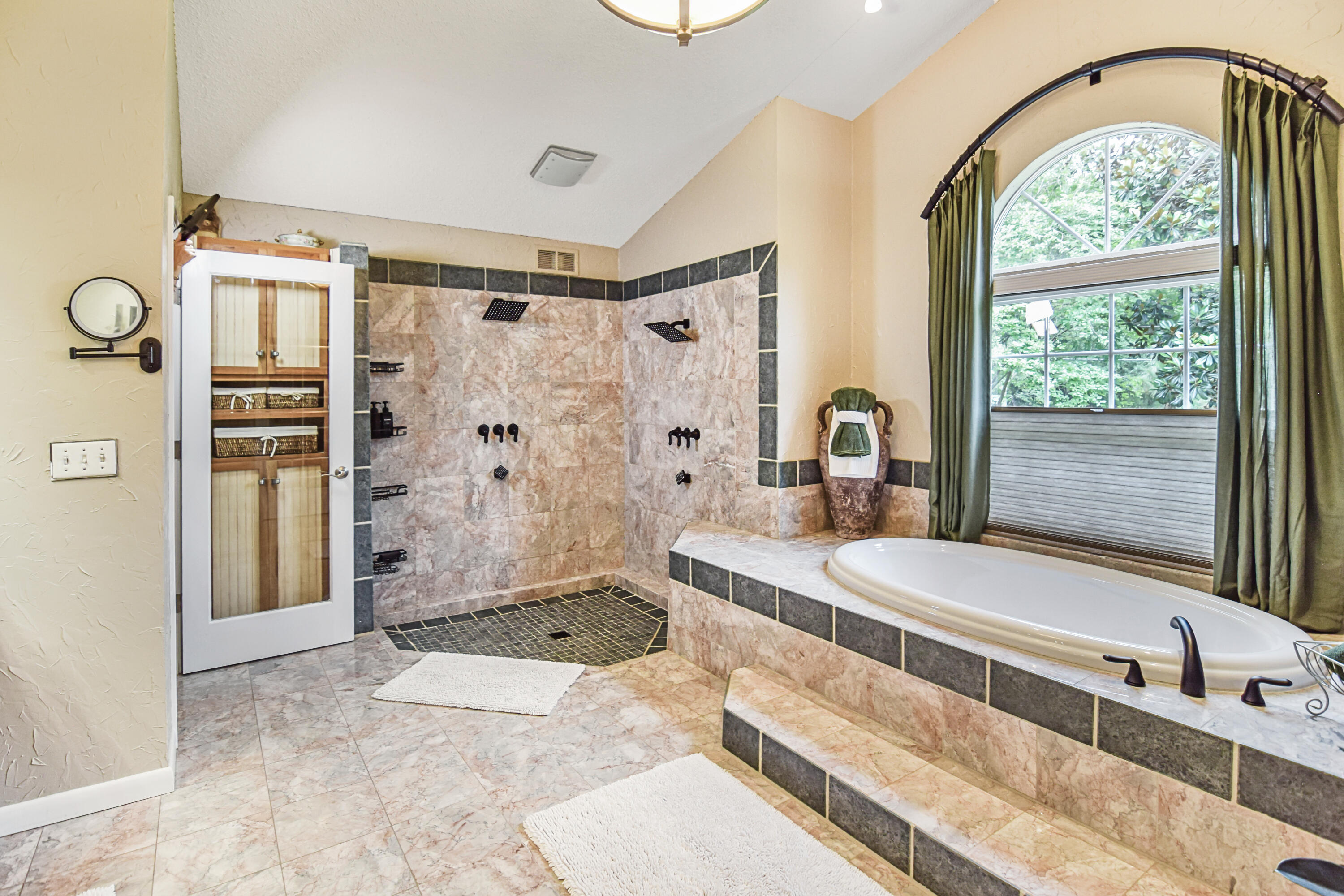 GRANDVIEW HEIGHTS - Residential