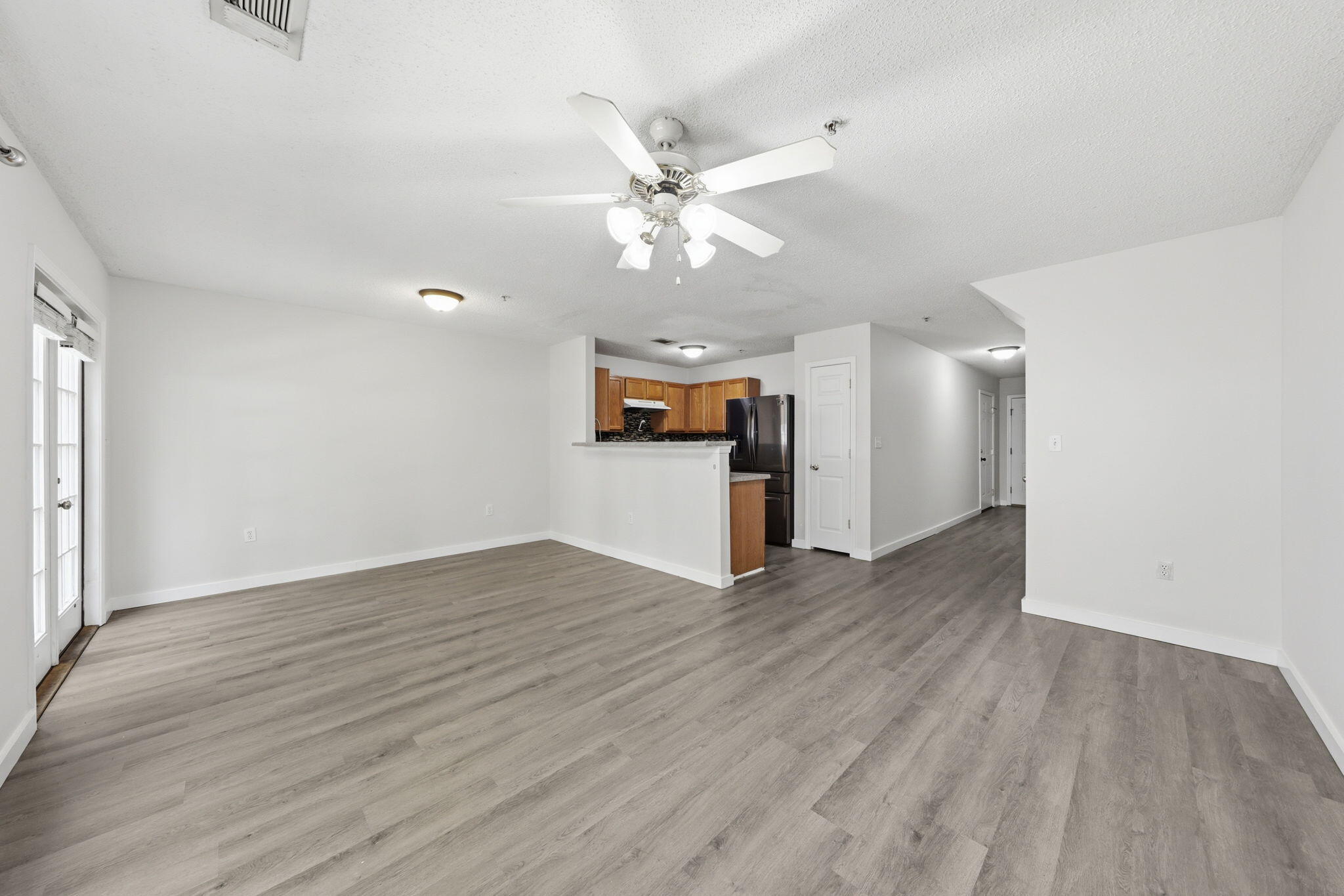 ROLLING PINES - Residential Lease