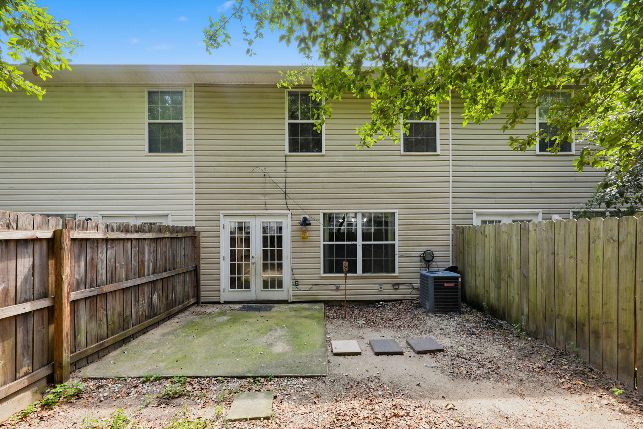 ROLLING PINES - Residential Lease
