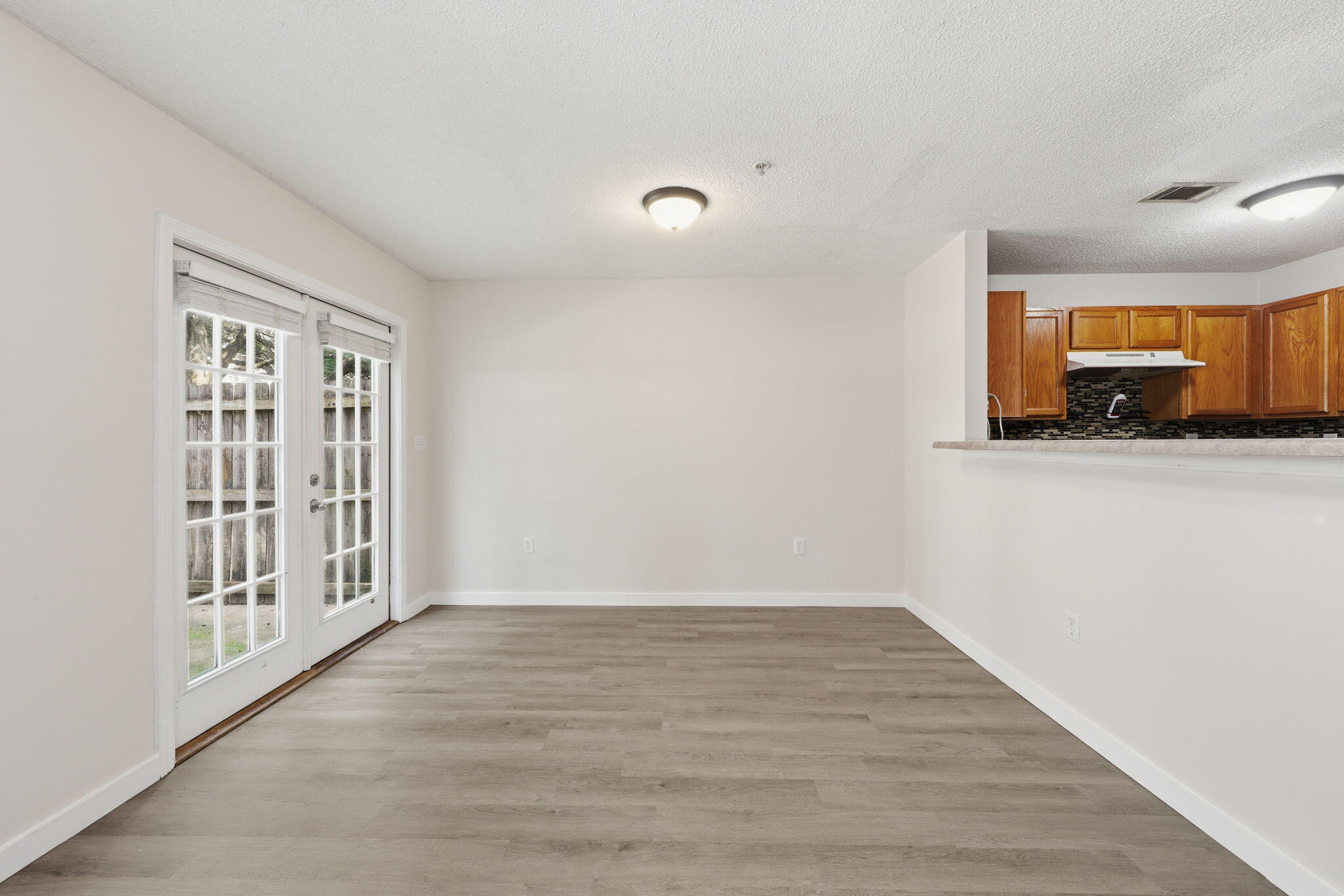 ROLLING PINES - Residential Lease
