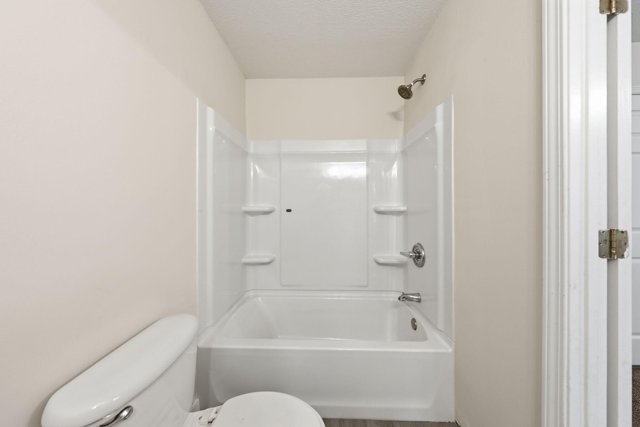 ROLLING PINES - Residential Lease