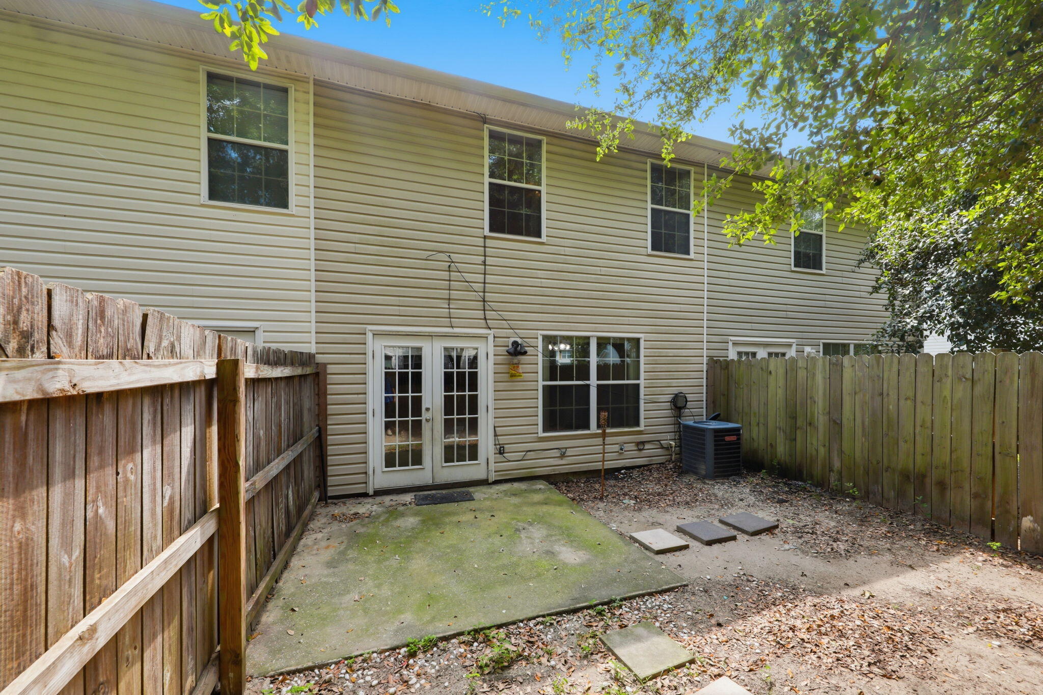 ROLLING PINES - Residential Lease