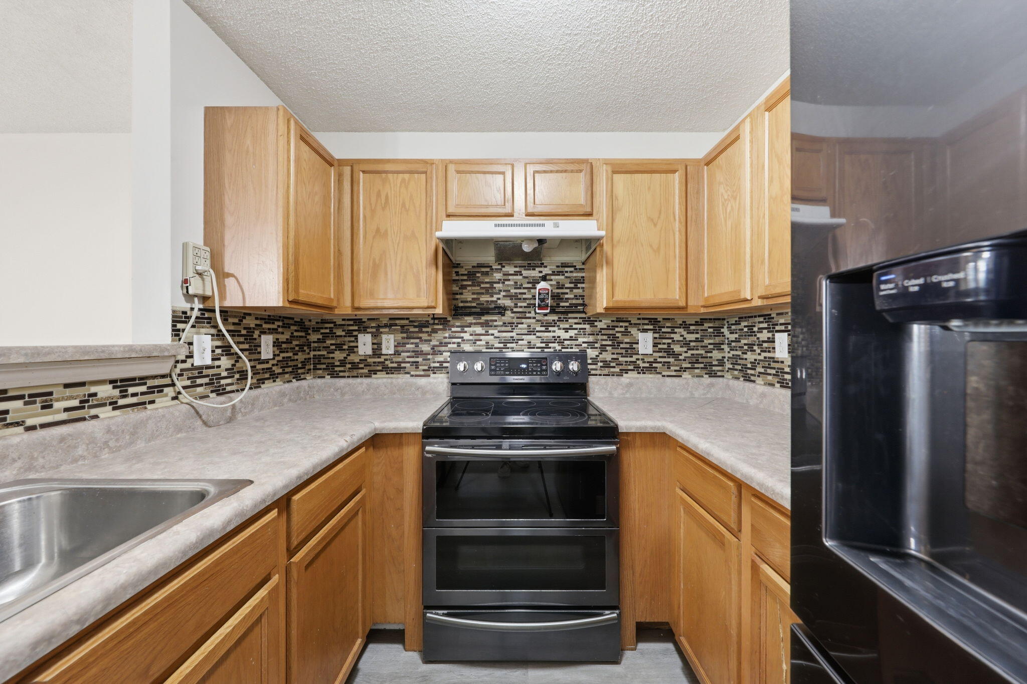 ROLLING PINES - Residential Lease