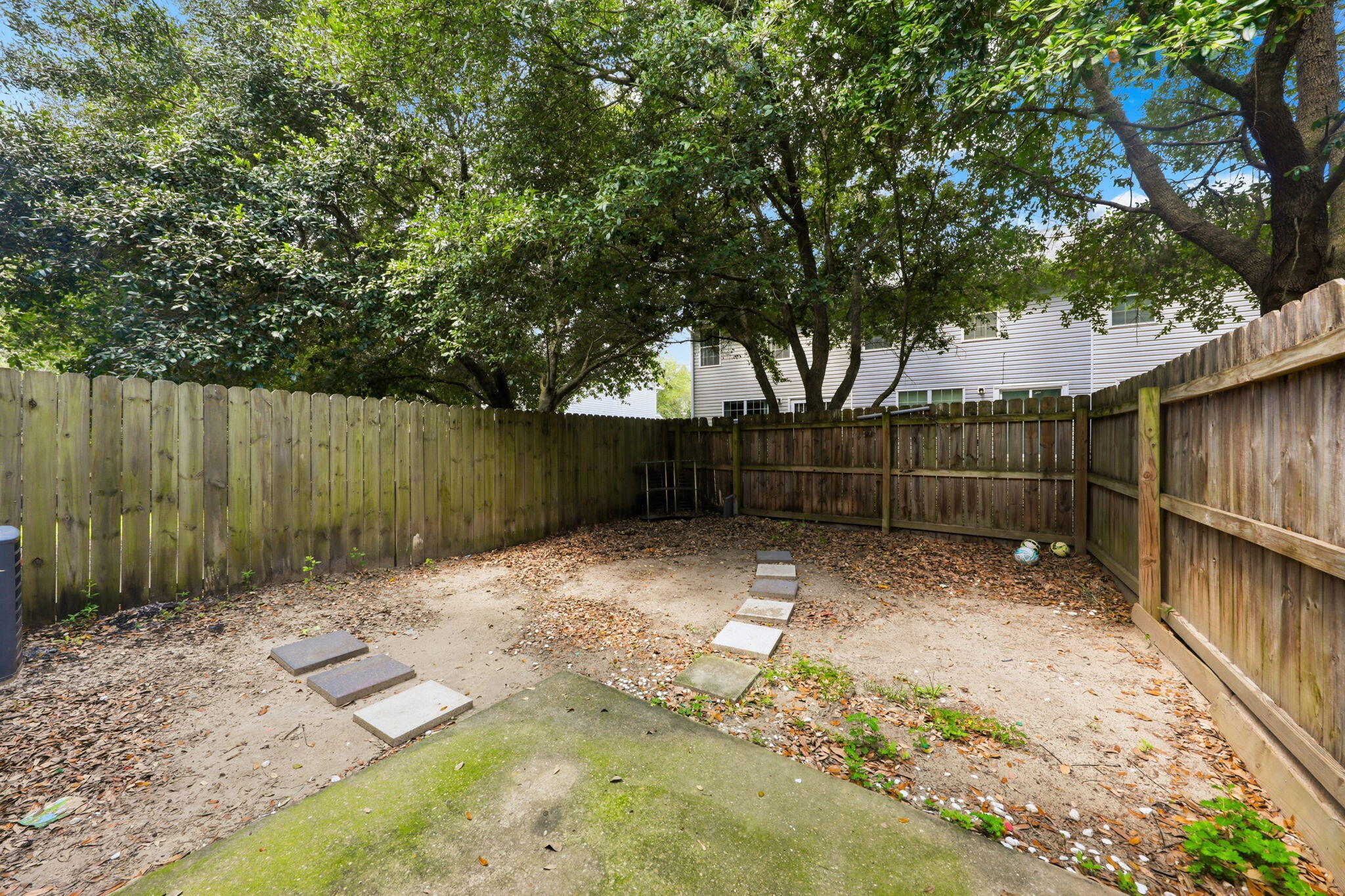 ROLLING PINES - Residential Lease