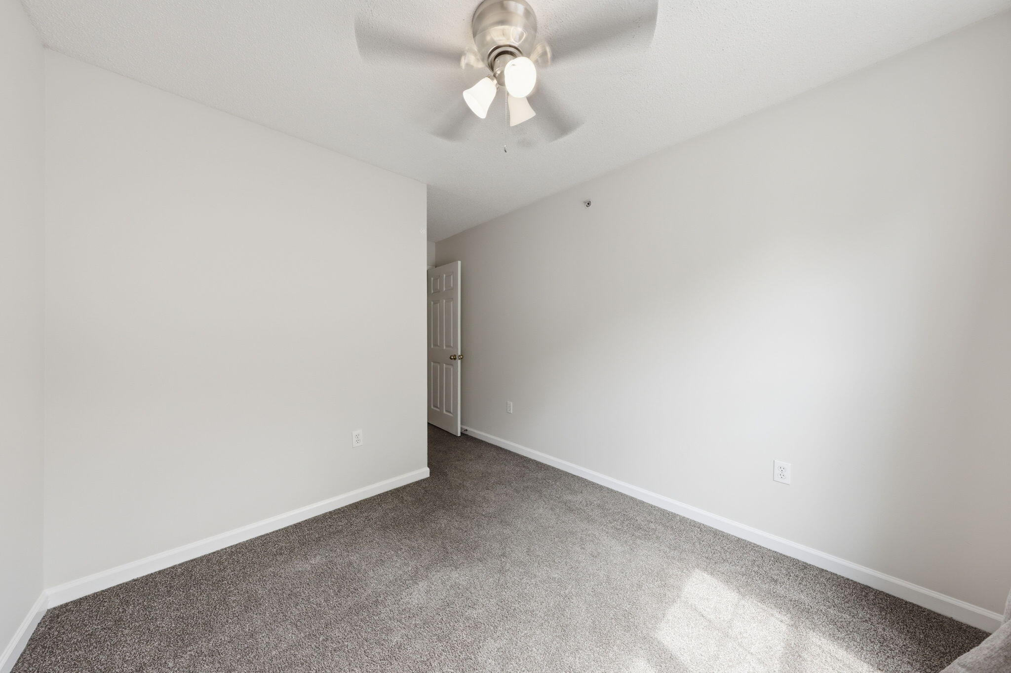 ROLLING PINES - Residential Lease