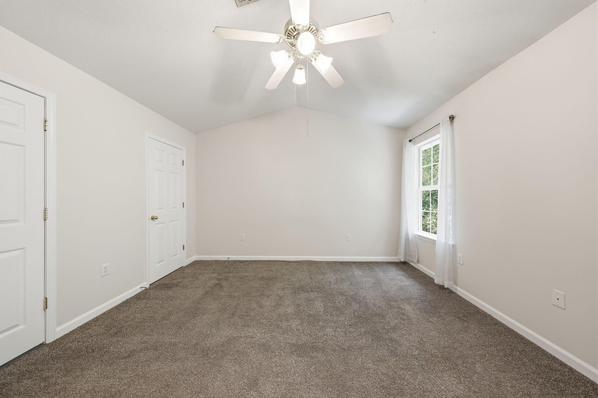 ROLLING PINES - Residential Lease