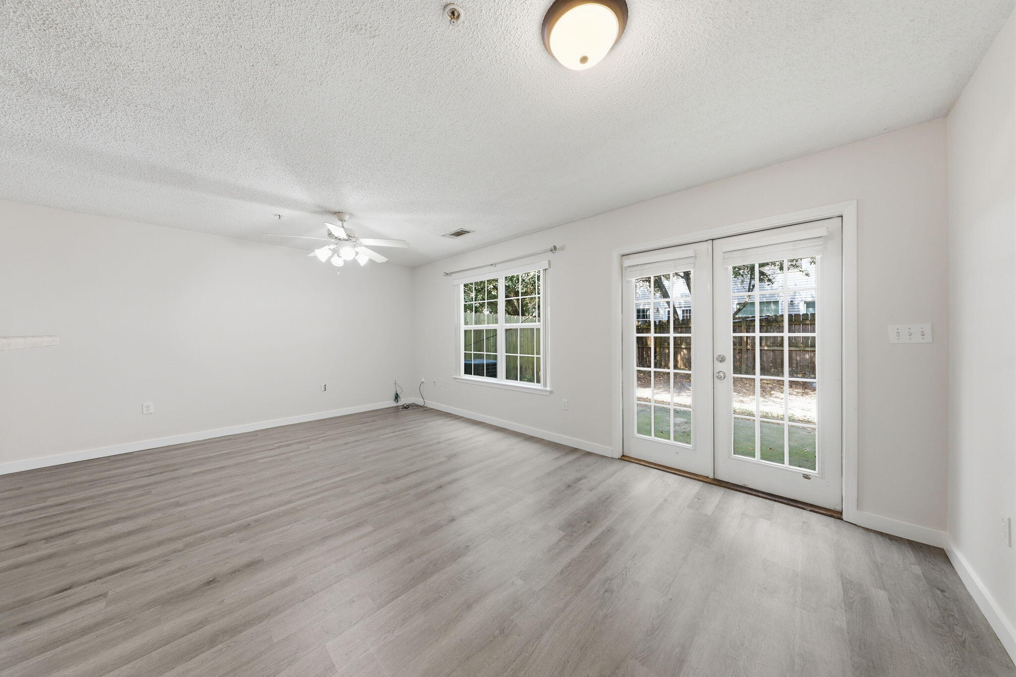 ROLLING PINES - Residential Lease
