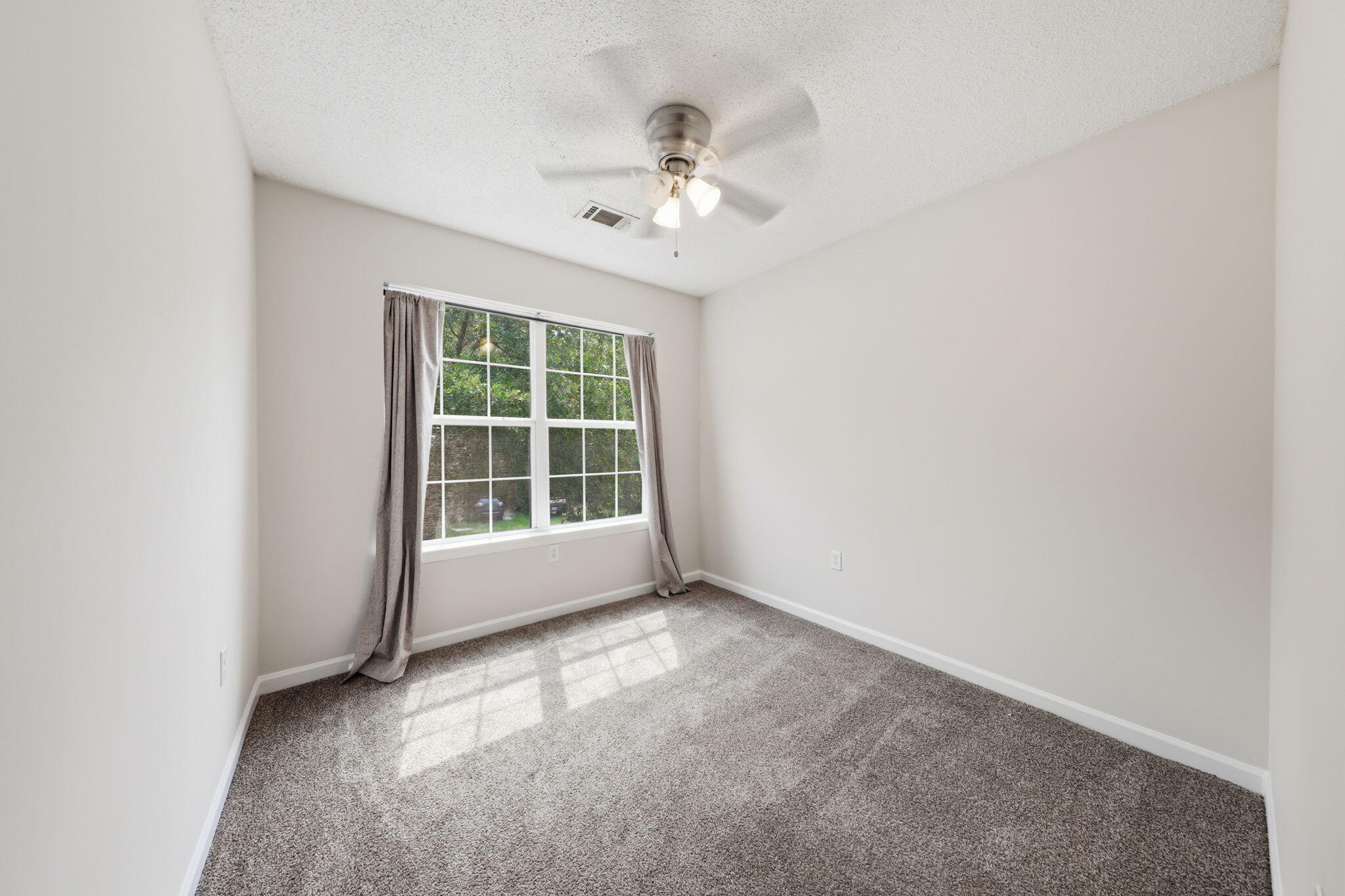 ROLLING PINES - Residential Lease