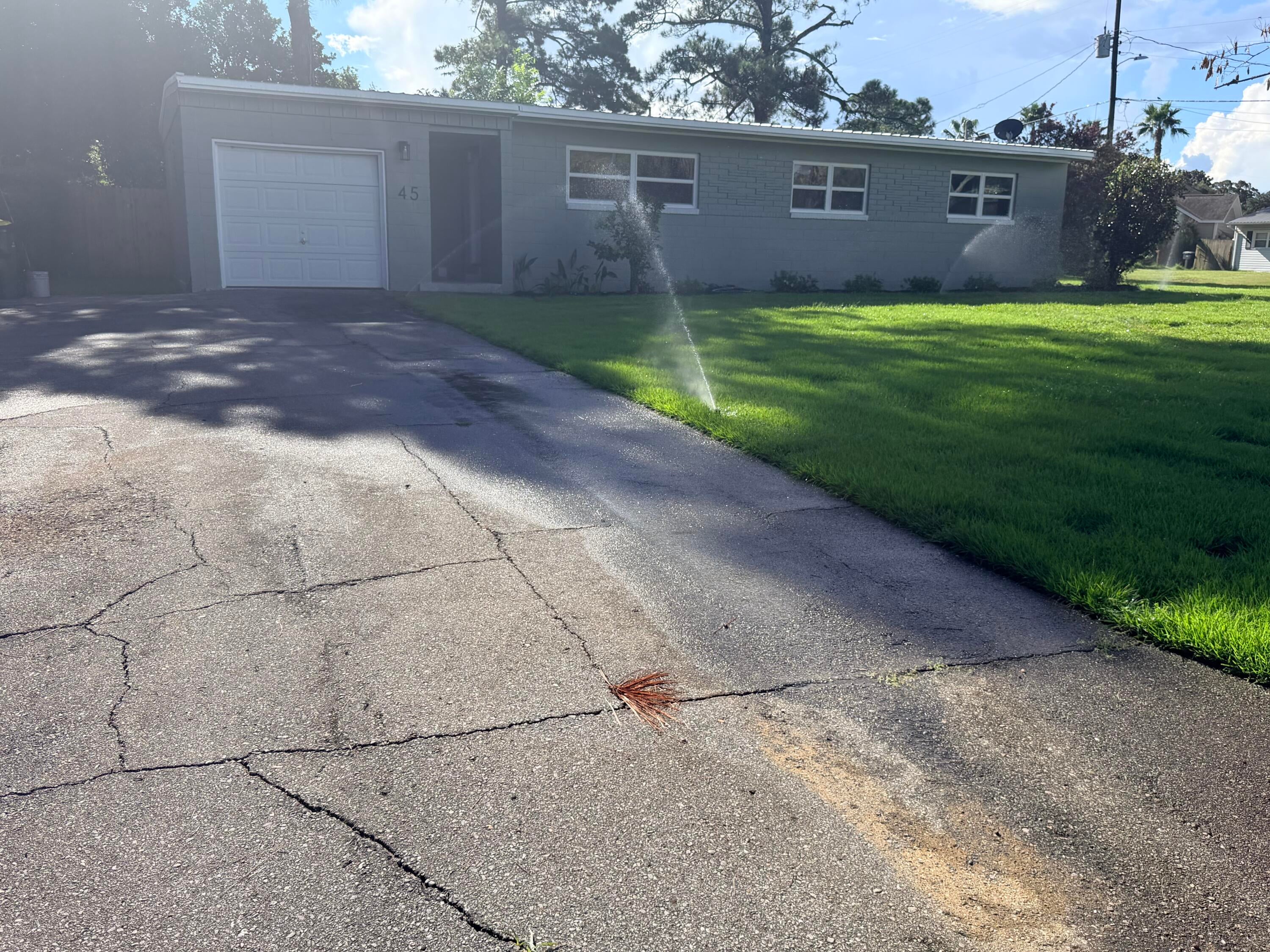 ELLIOTTS POINT - Residential Lease