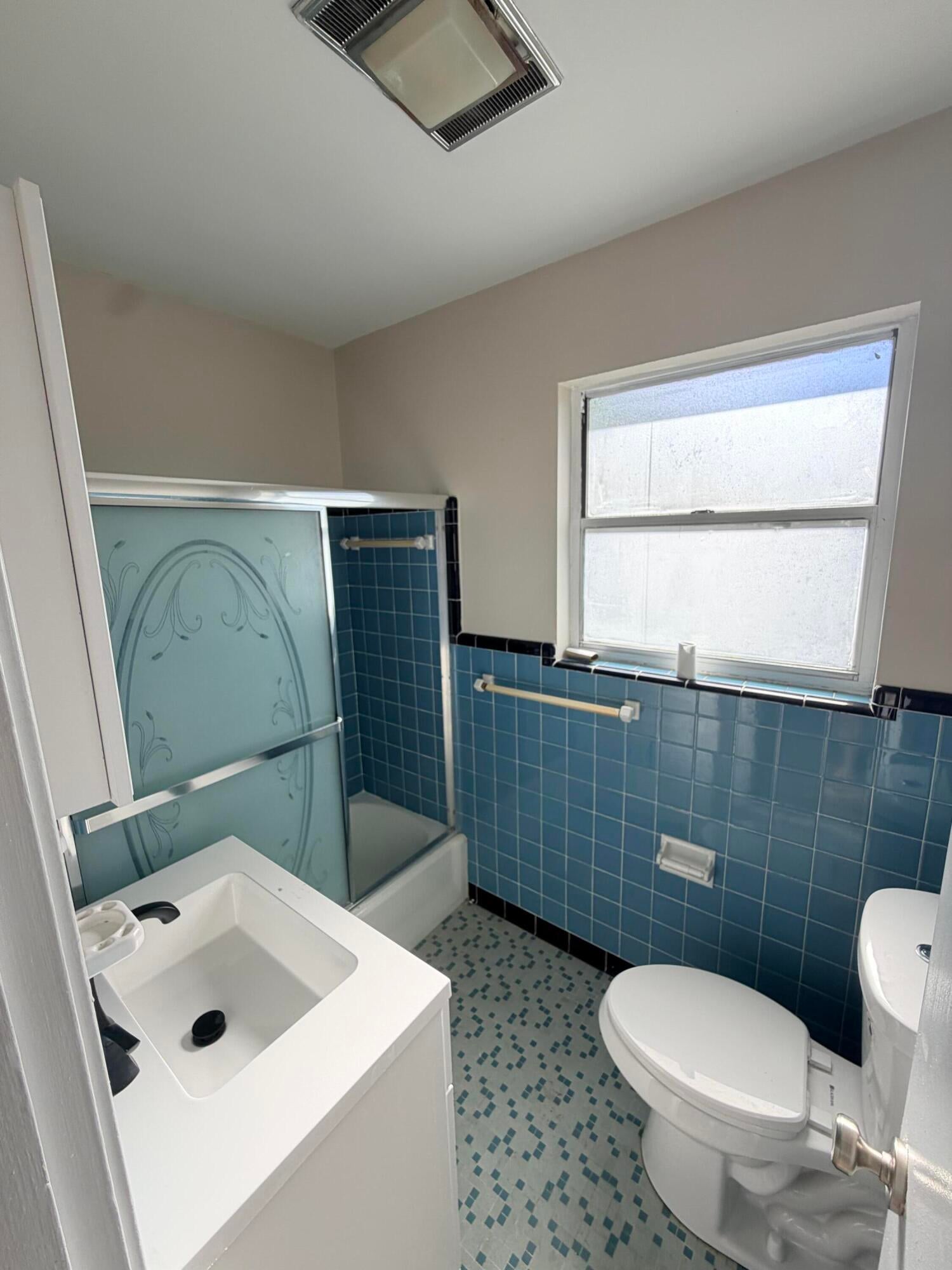 ELLIOTTS POINT - Residential Lease