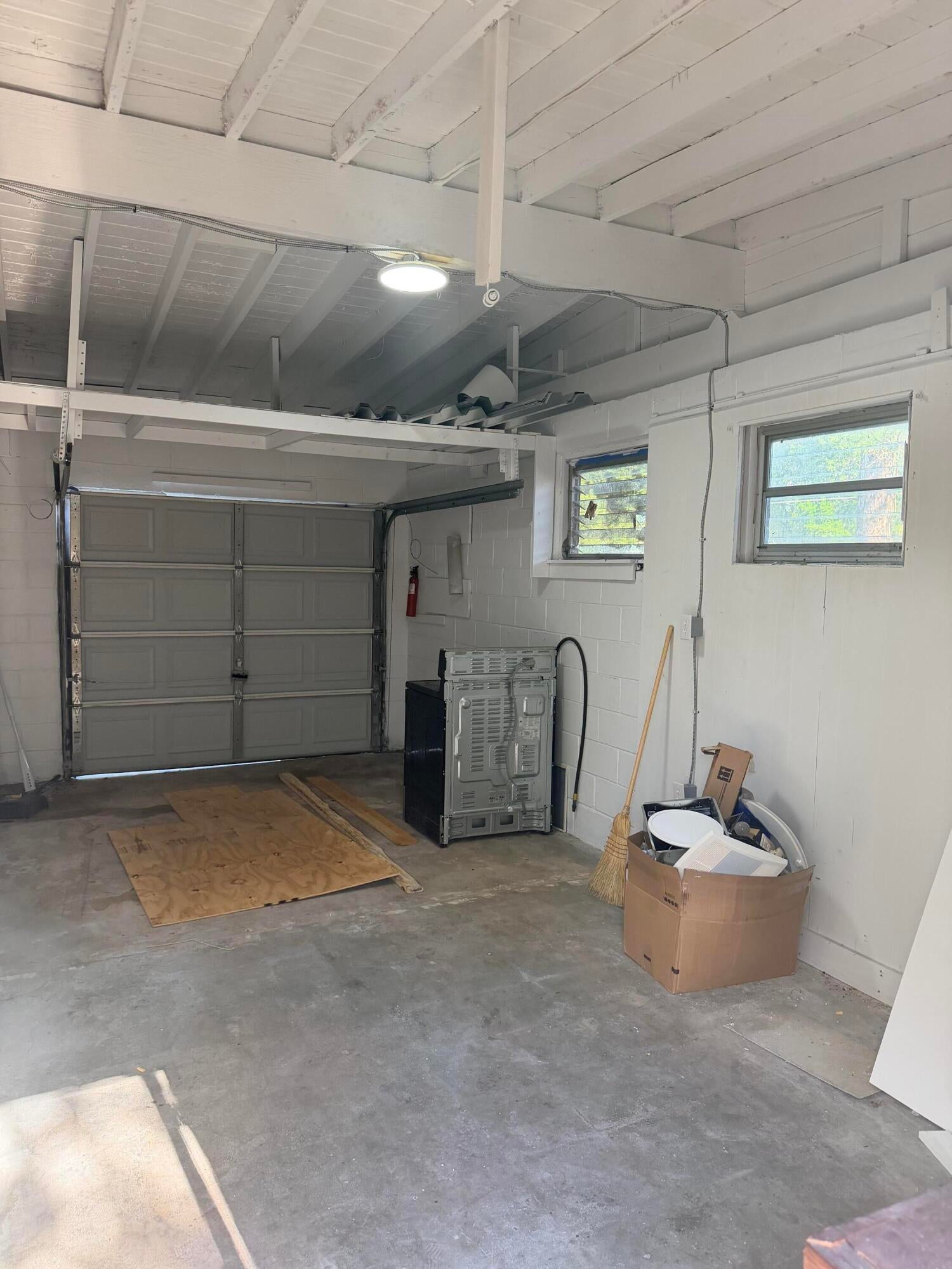 ELLIOTTS POINT - Residential Lease