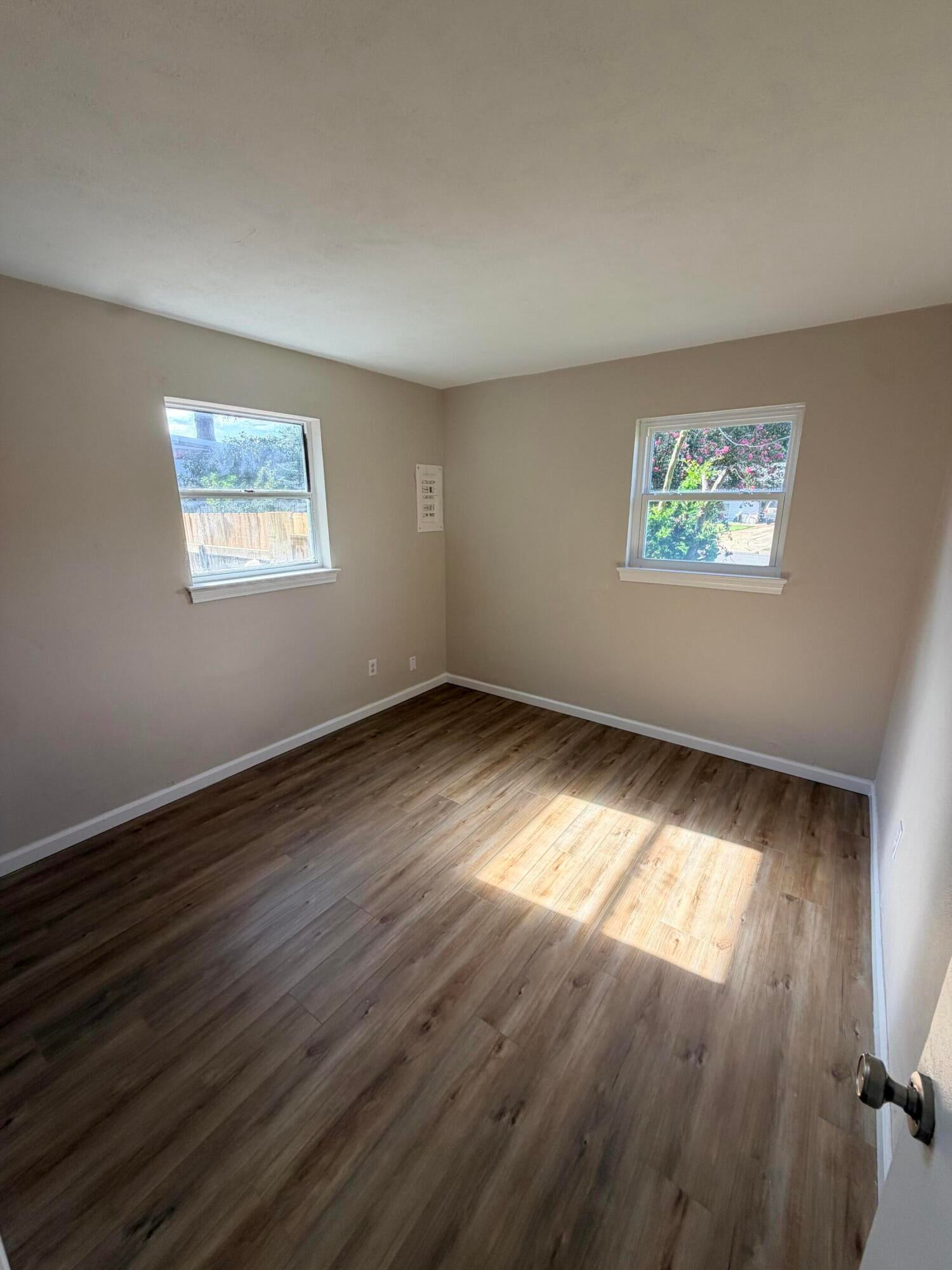 ELLIOTTS POINT - Residential Lease