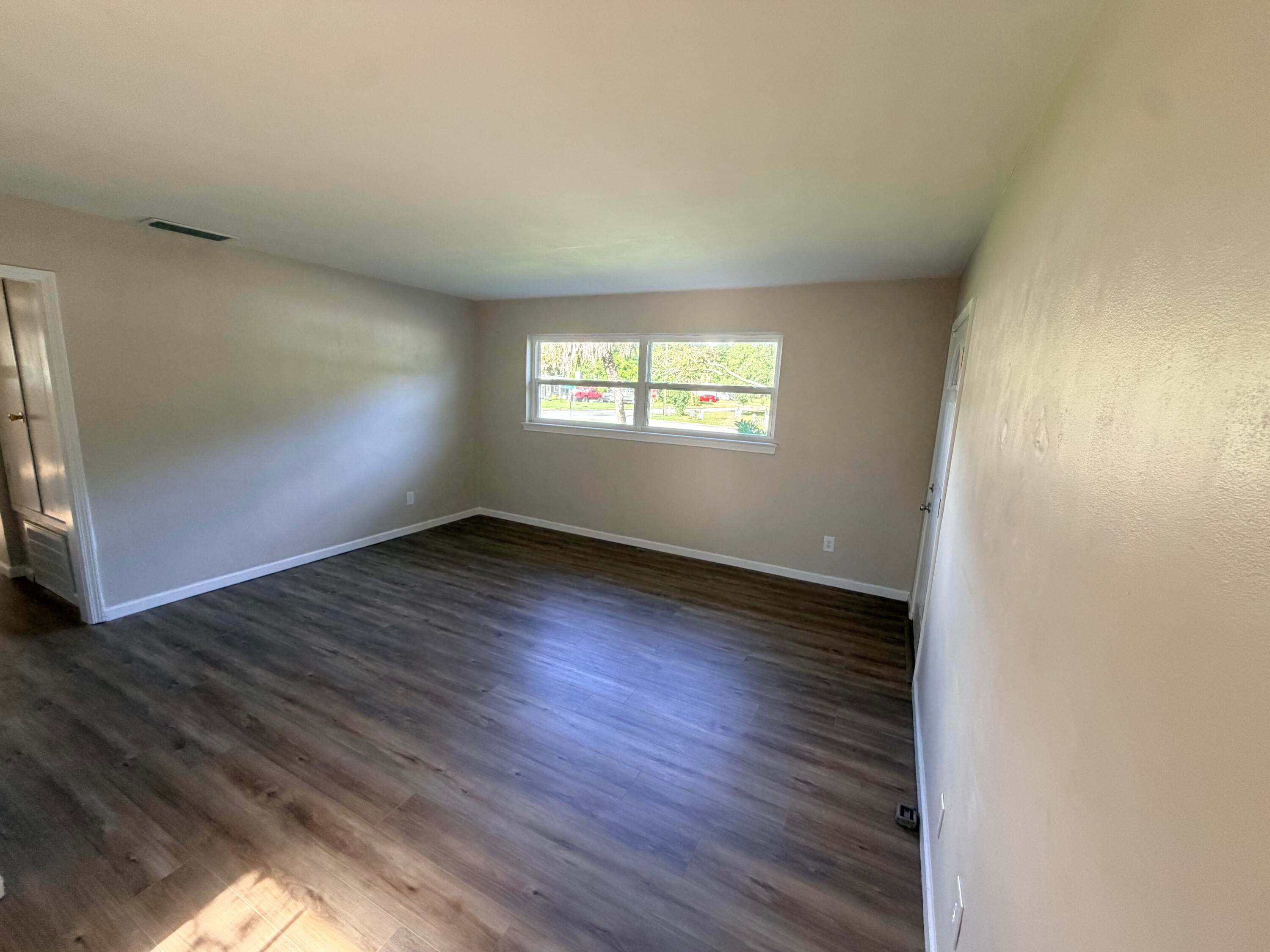 ELLIOTTS POINT - Residential Lease
