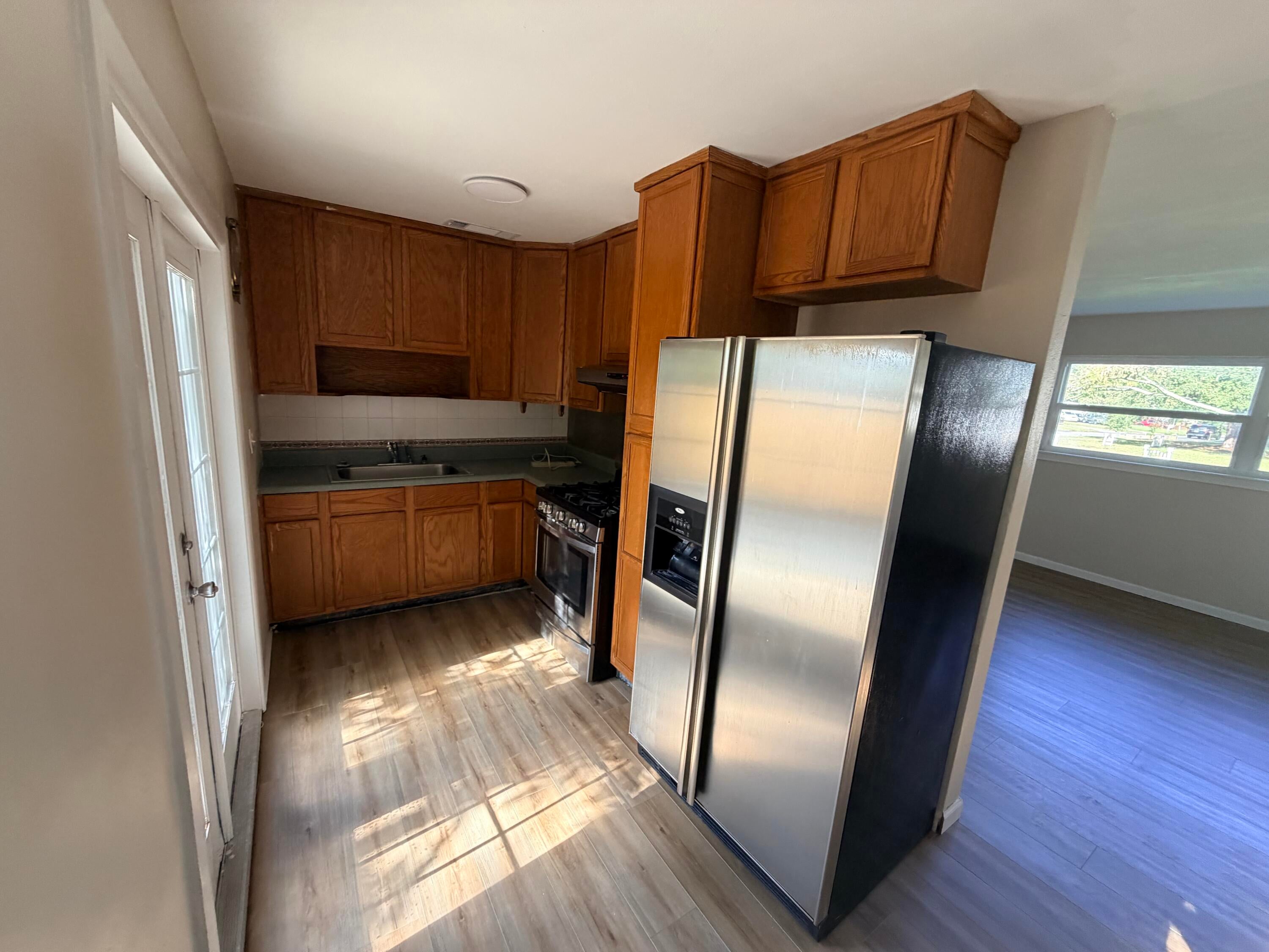 ELLIOTTS POINT - Residential Lease