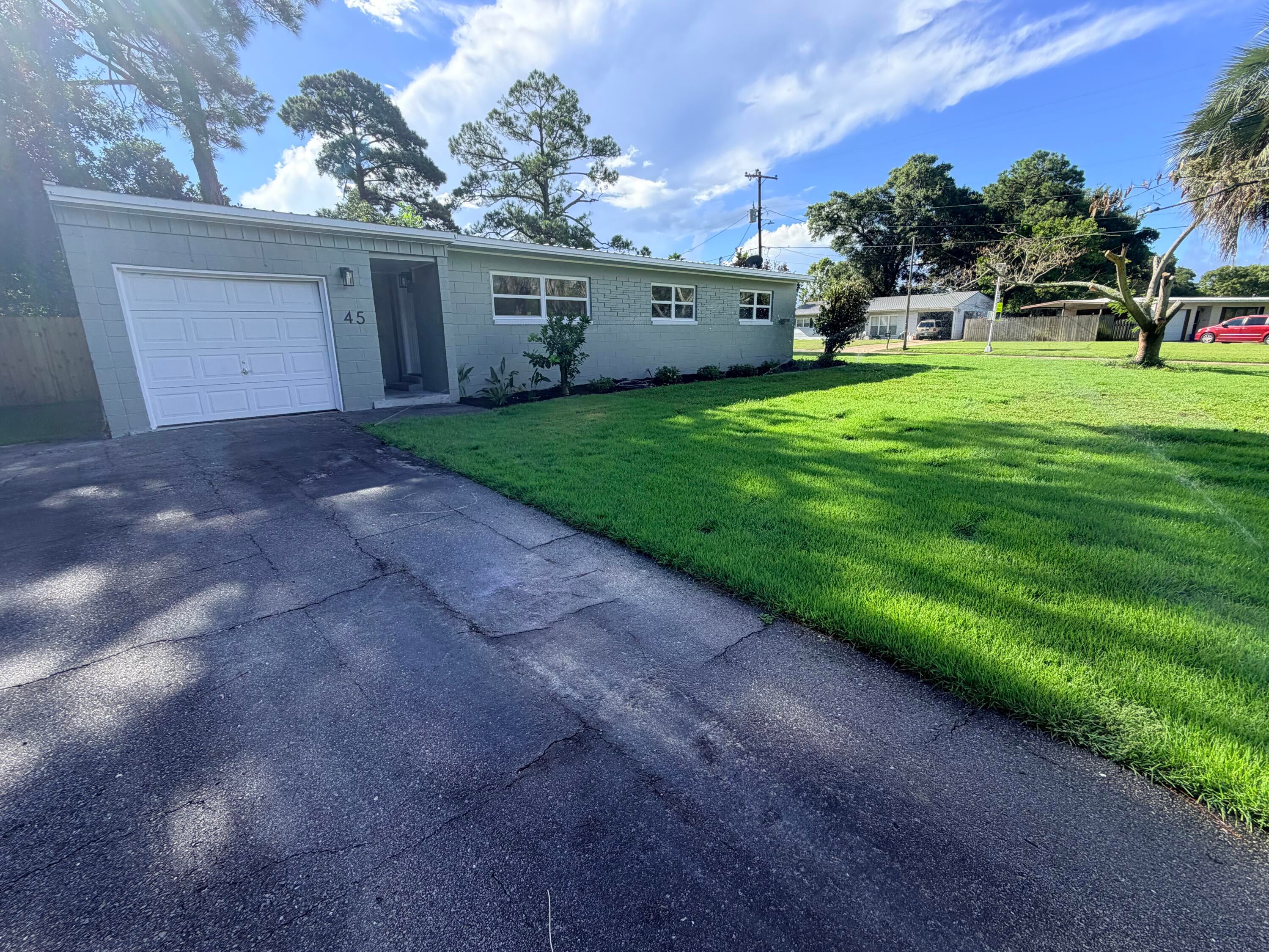 ELLIOTTS POINT - Residential Lease