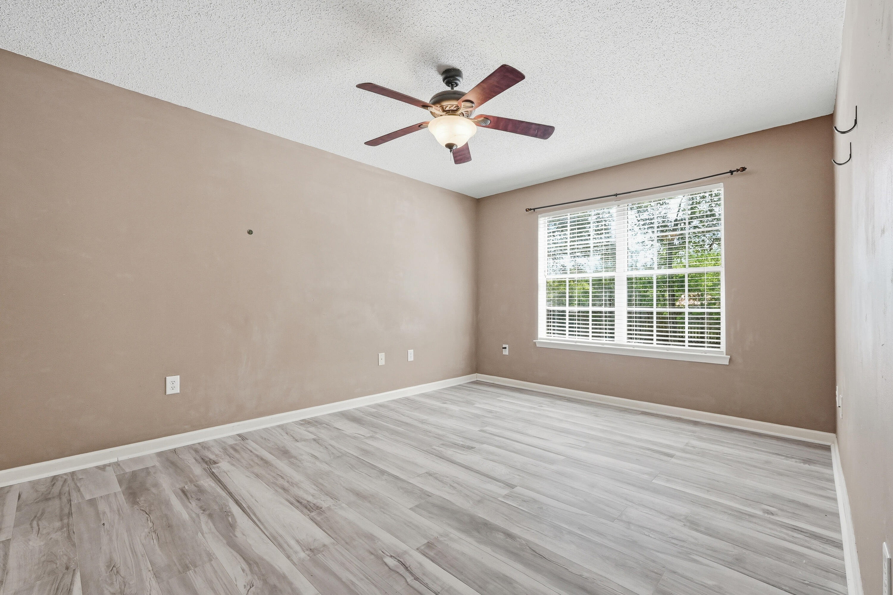 TIMBER WIND ESTATES - Residential Lease