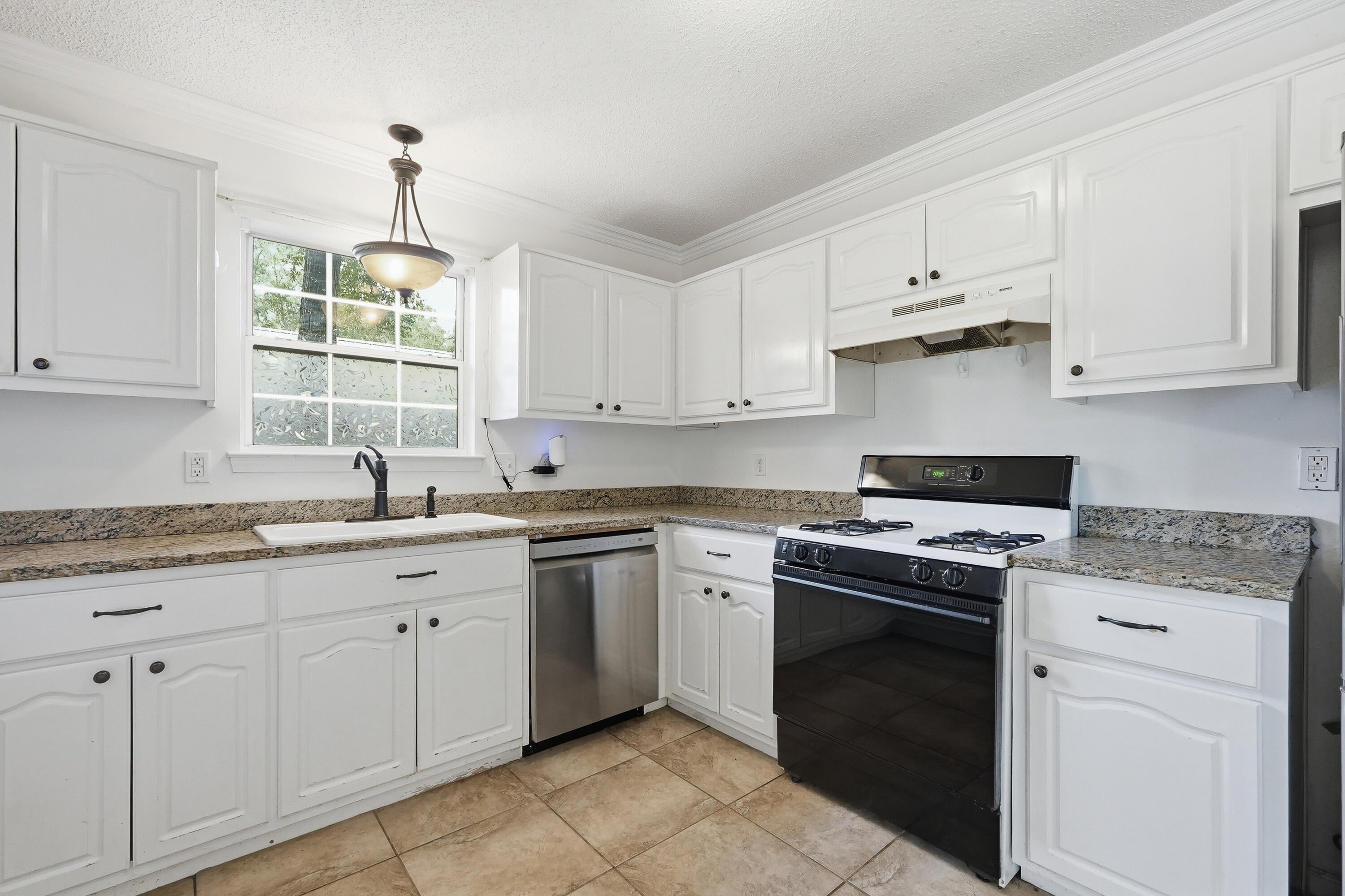 TIMBER WIND ESTATES - Residential Lease