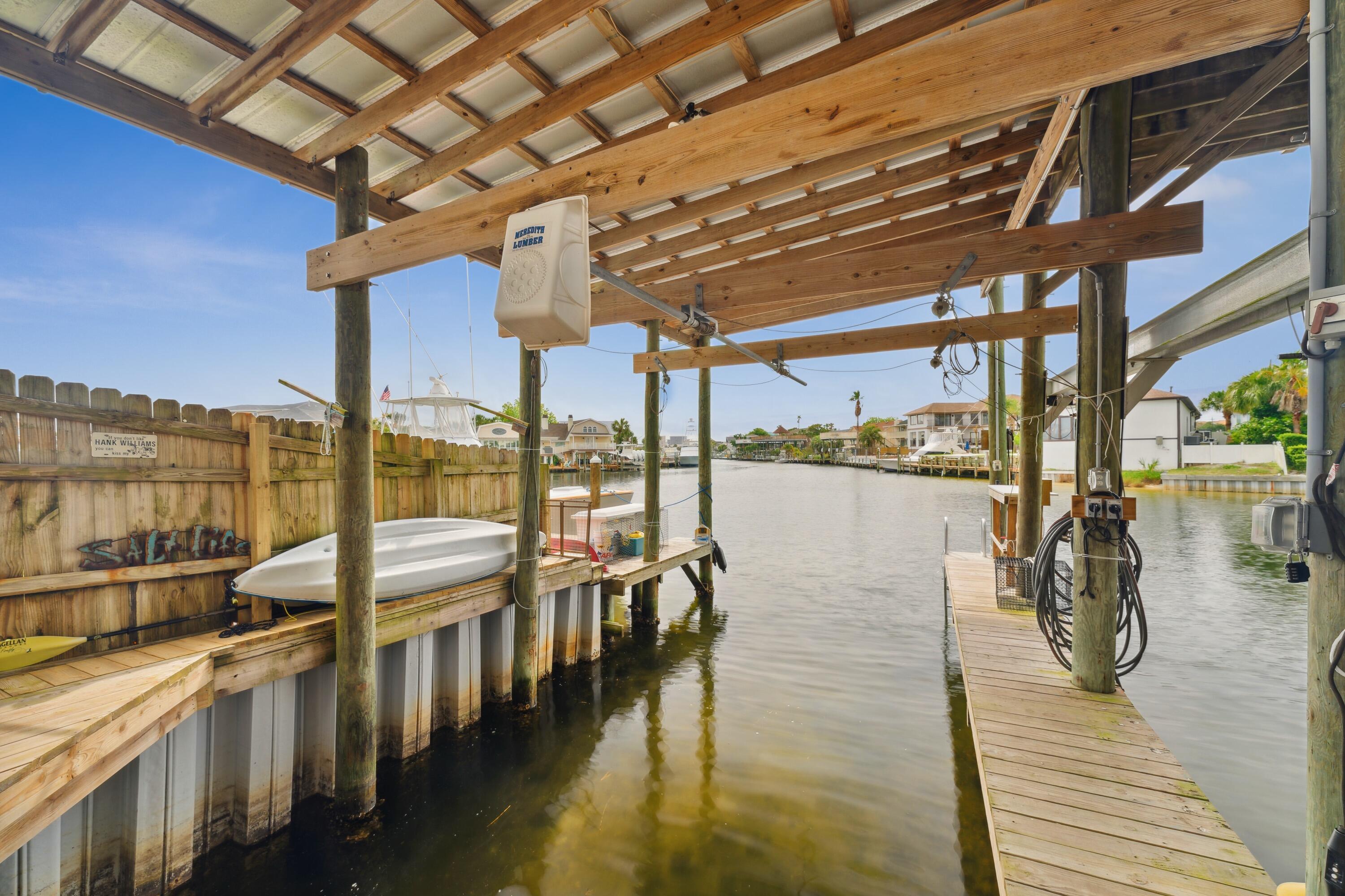 HOLIDAY ISLE - Residential