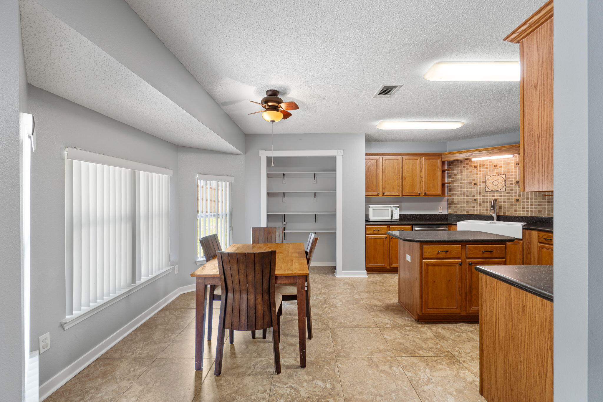 NORTHVIEW ESTATES 7TH ADDN - Residential