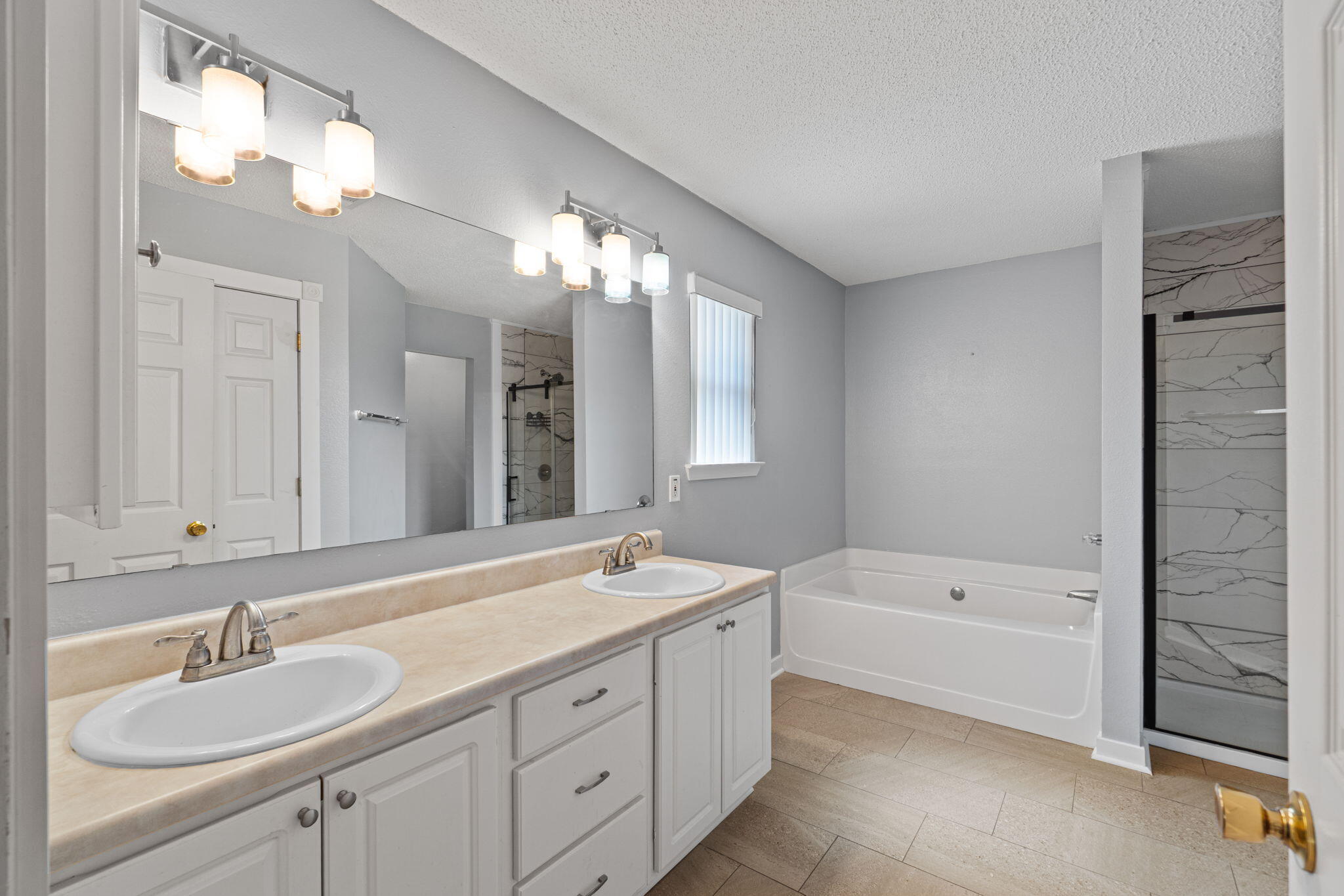 NORTHVIEW ESTATES 7TH ADDN - Residential