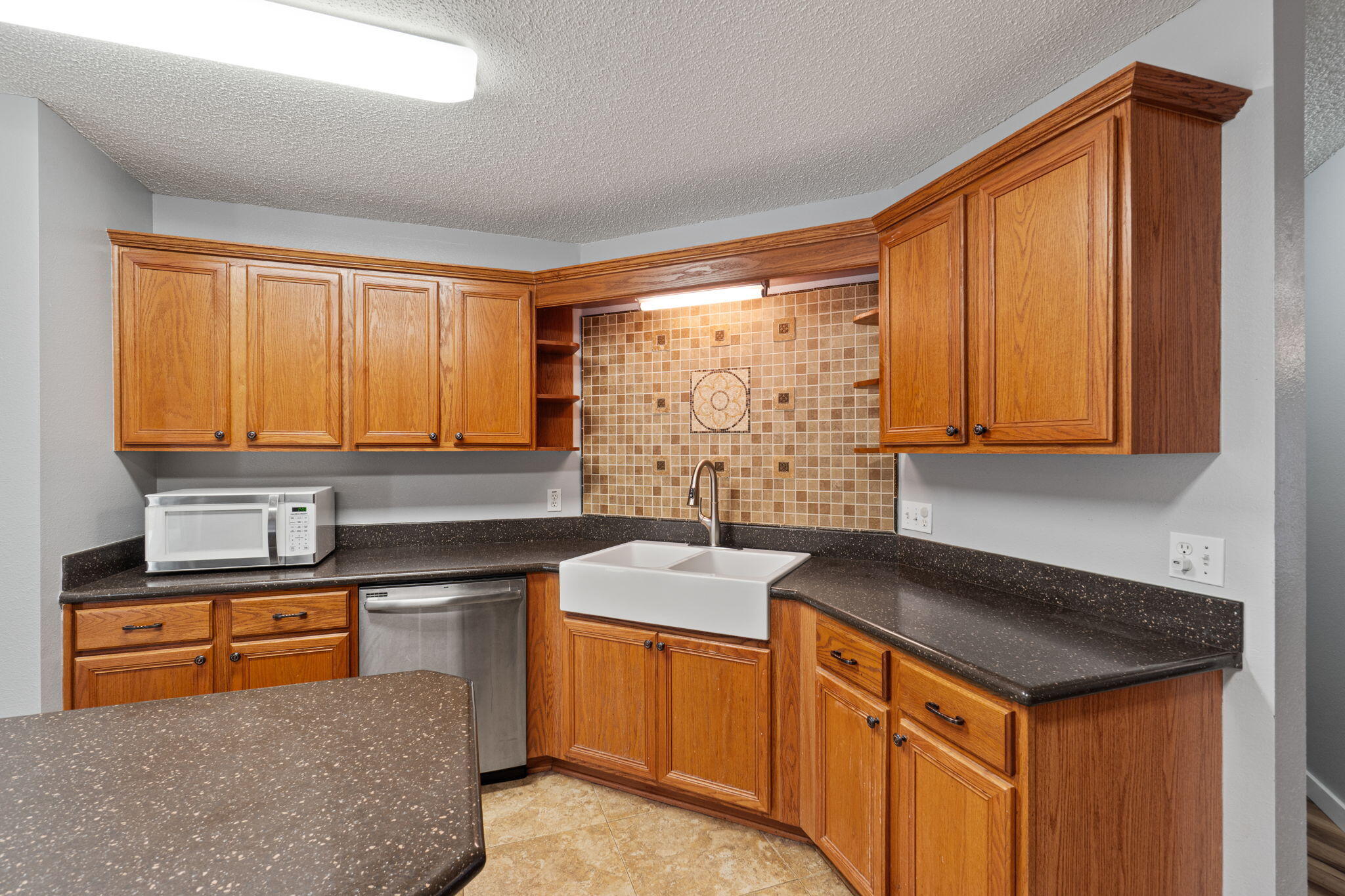 NORTHVIEW ESTATES 7TH ADDN - Residential