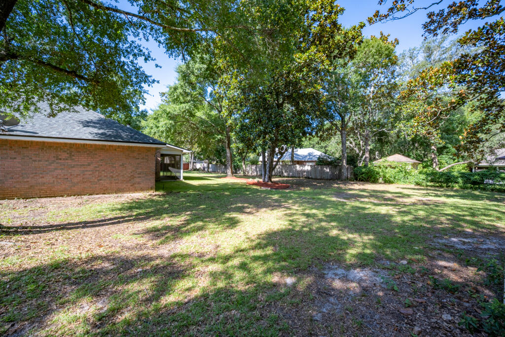 ROBLEDAL ESTATES - Residential