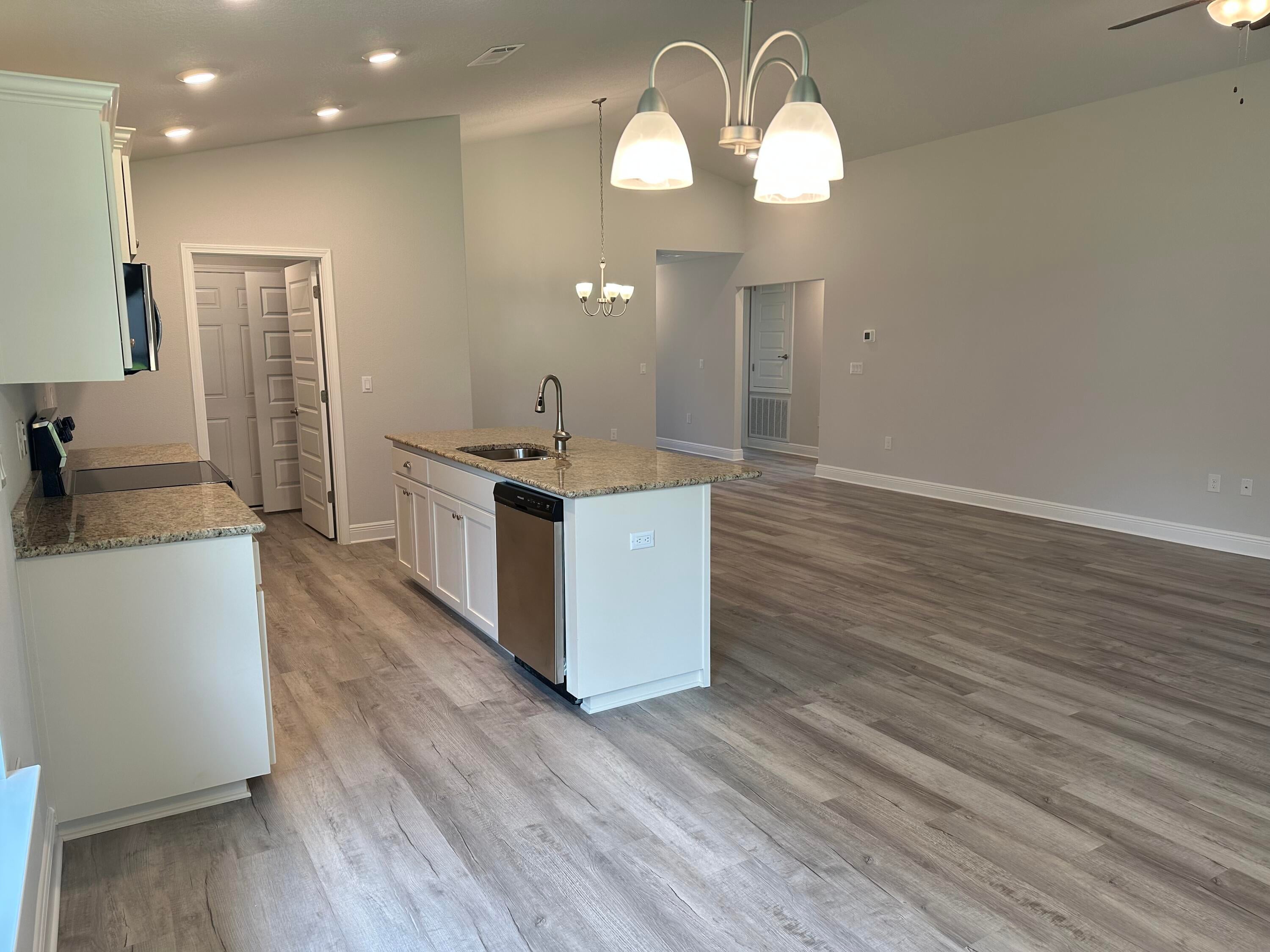 HIDDEN PINES PH 1 - Residential