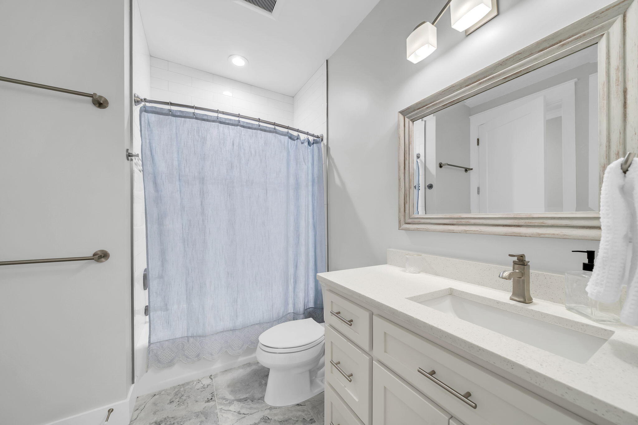 GRAYTON BAYOU - Residential