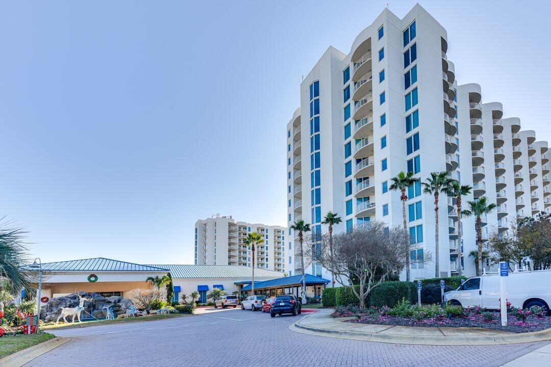 THE PALMS OF DESTIN - Residential