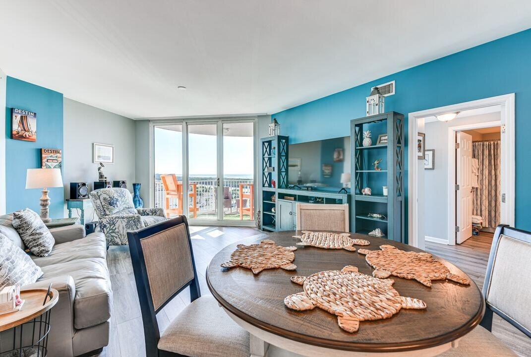 THE PALMS OF DESTIN - Residential
