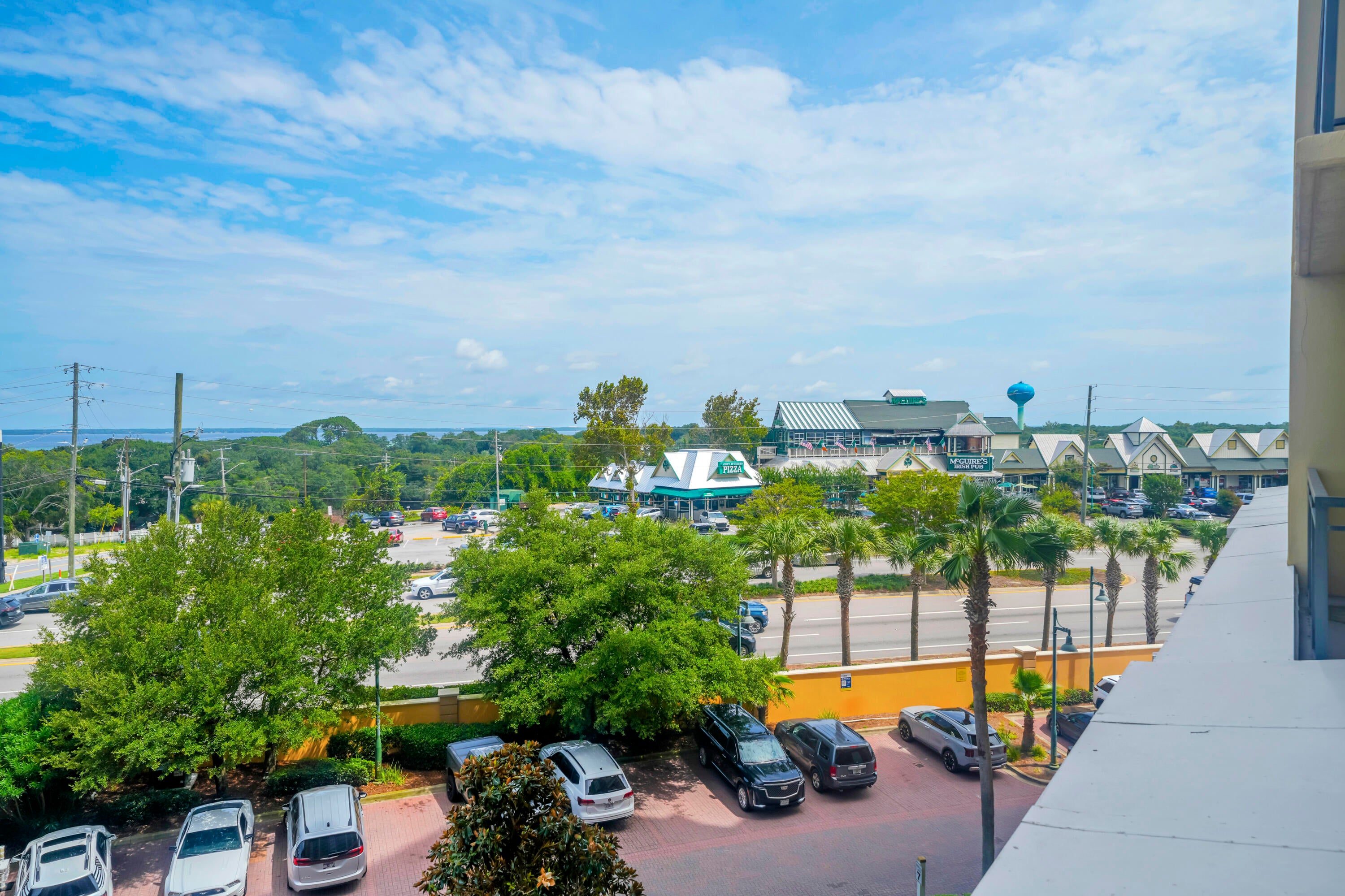 EMERALD GRANDE - Residential