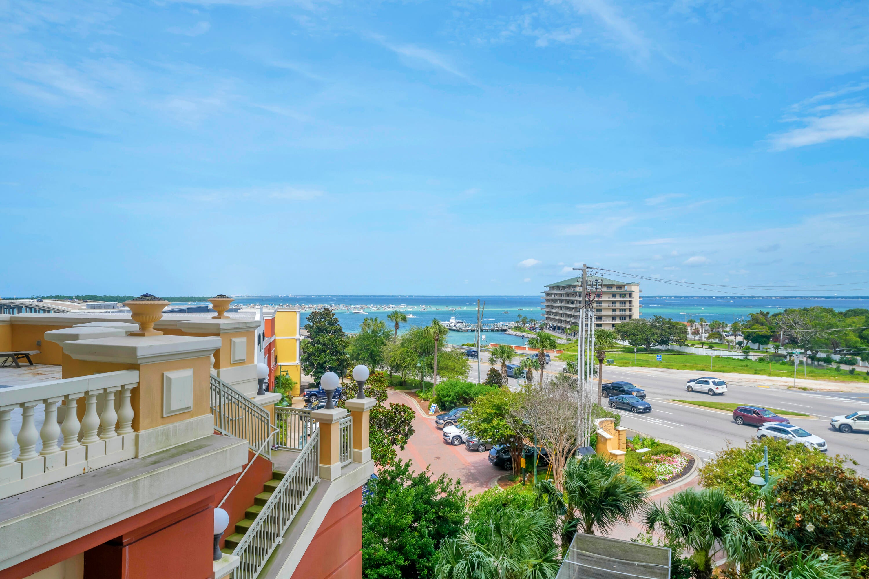 EMERALD GRANDE - Residential