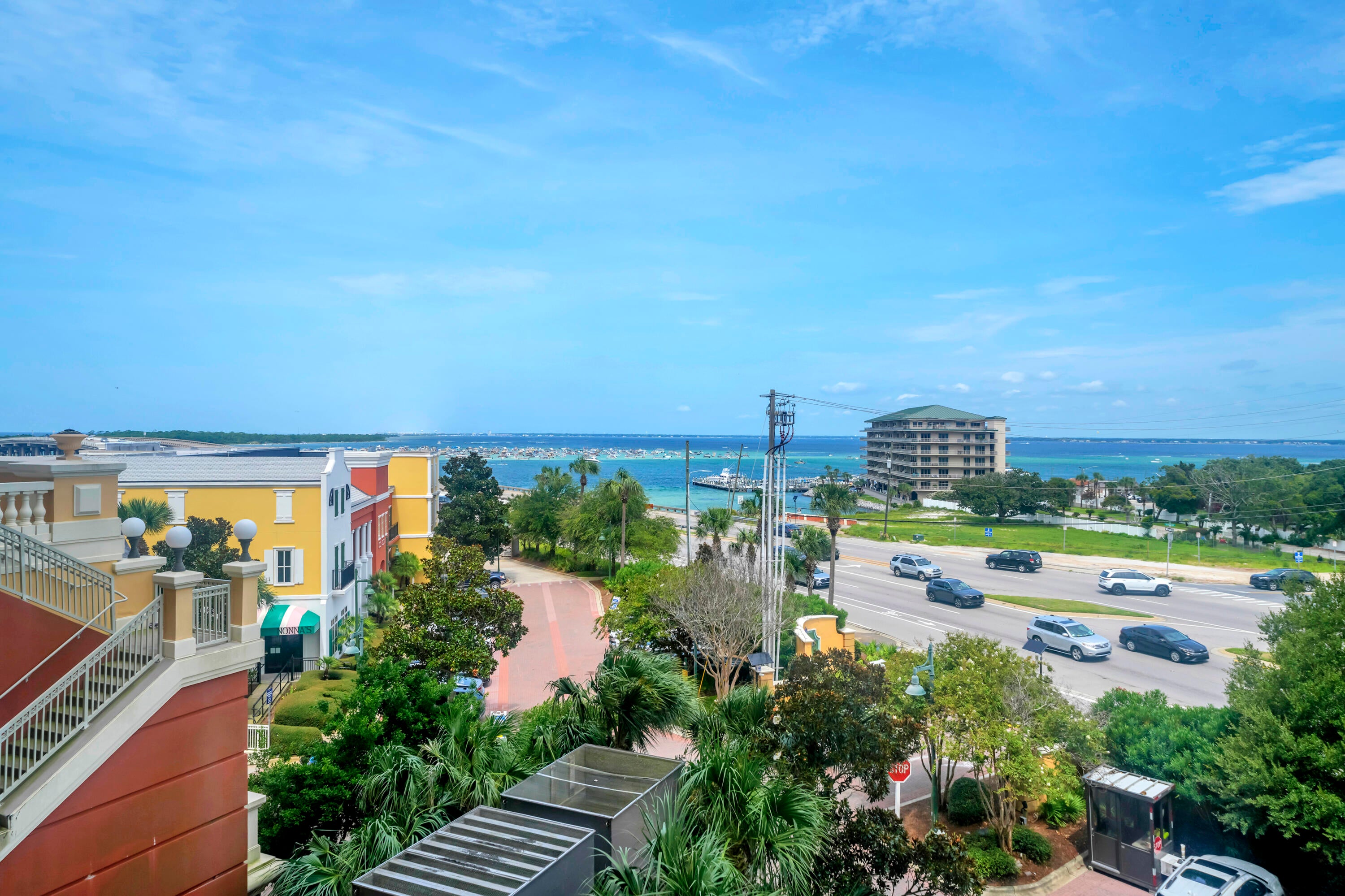 EMERALD GRANDE - Residential