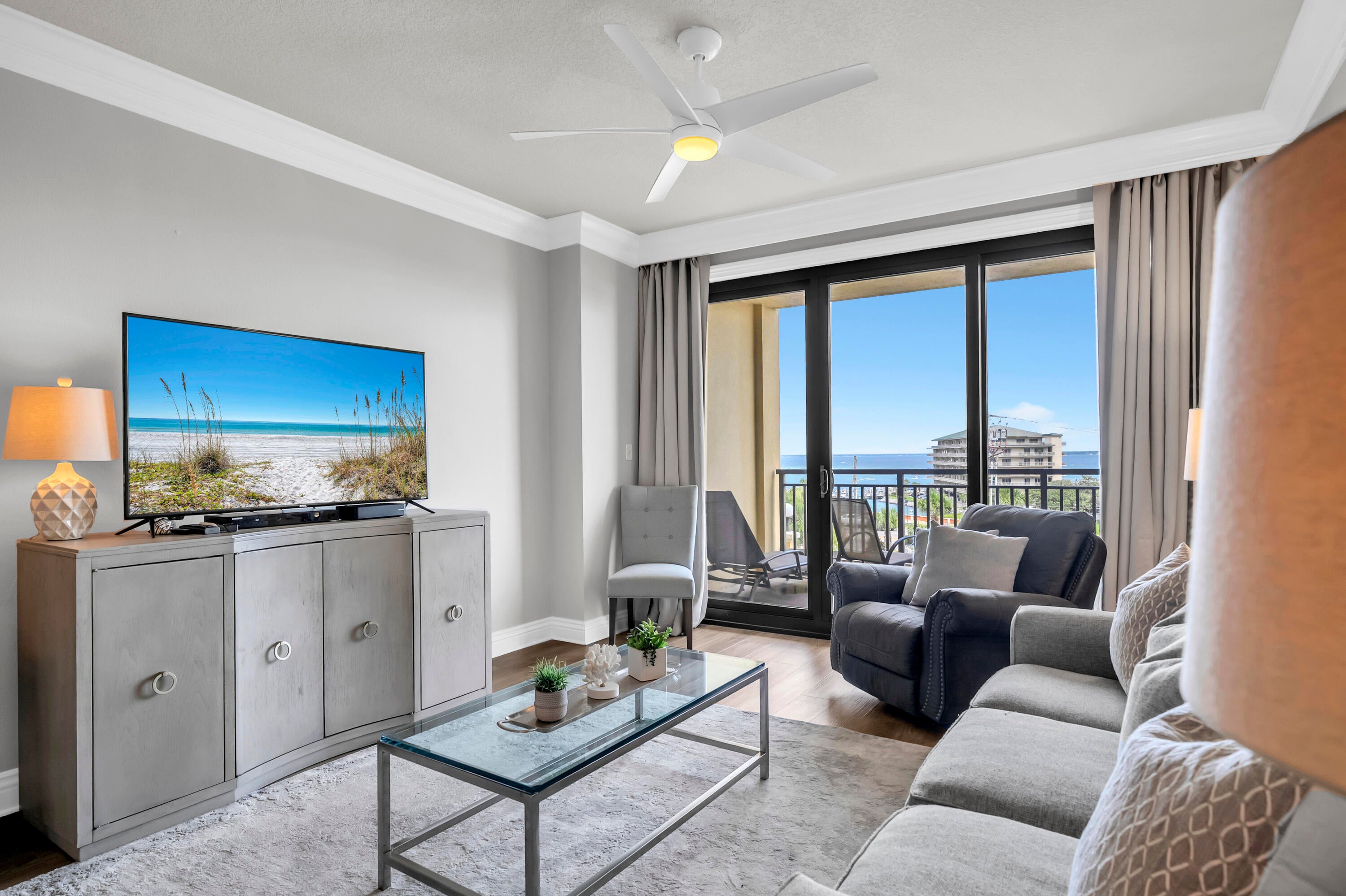 EMERALD GRANDE - Residential